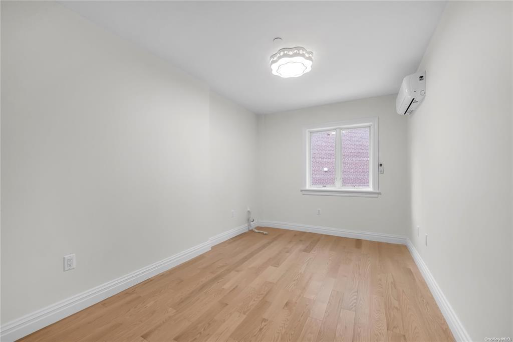 Single Family 32nd  Queens, NY 11354, MLS-837767-5