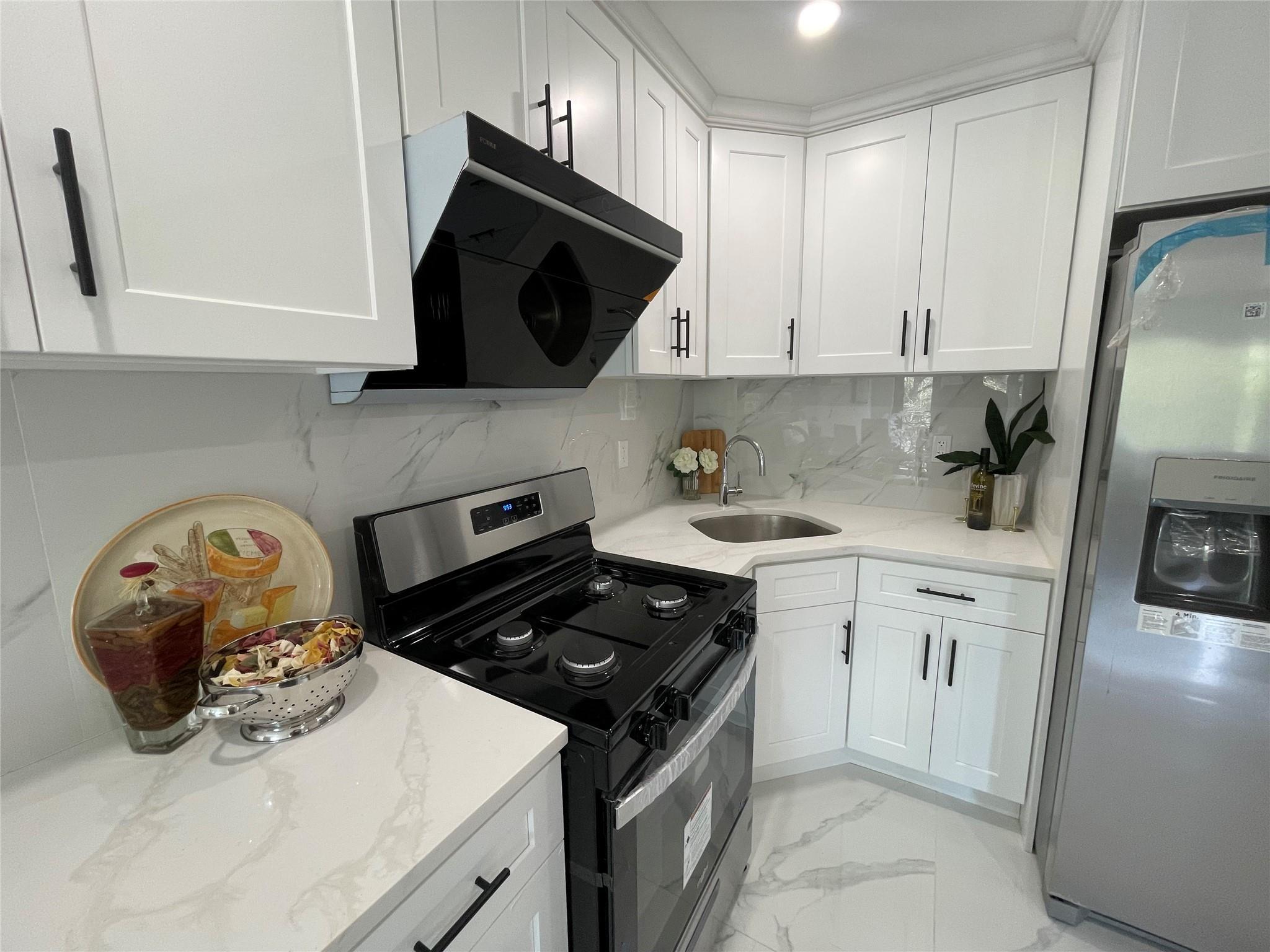 Single Family 32 Queens, NY 11354, MLS-837775-12