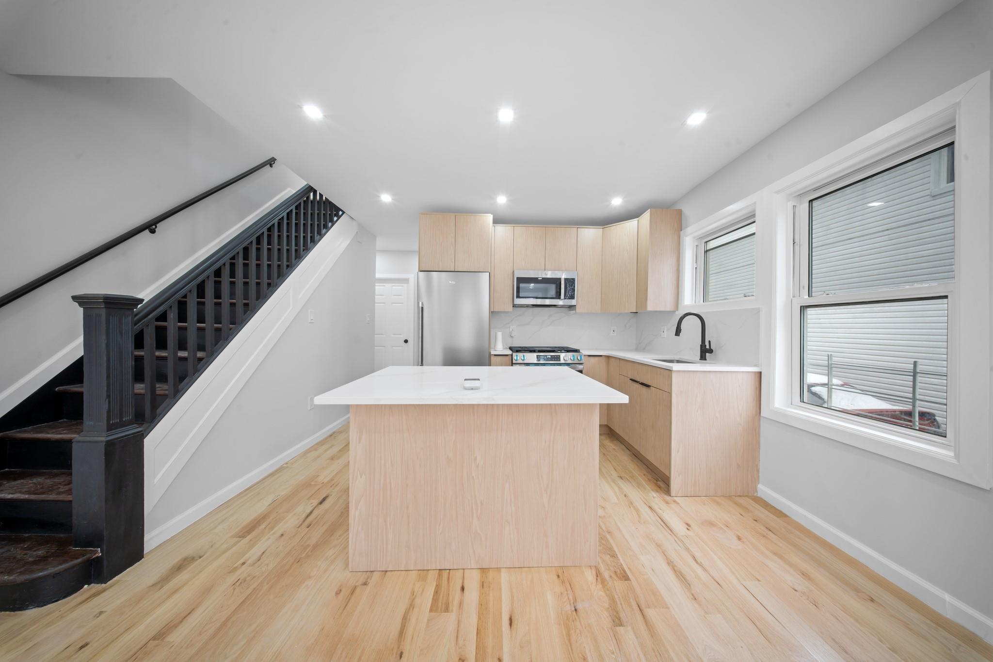 Single Family Grayson  Queens, NY 11413, MLS-837803-2
