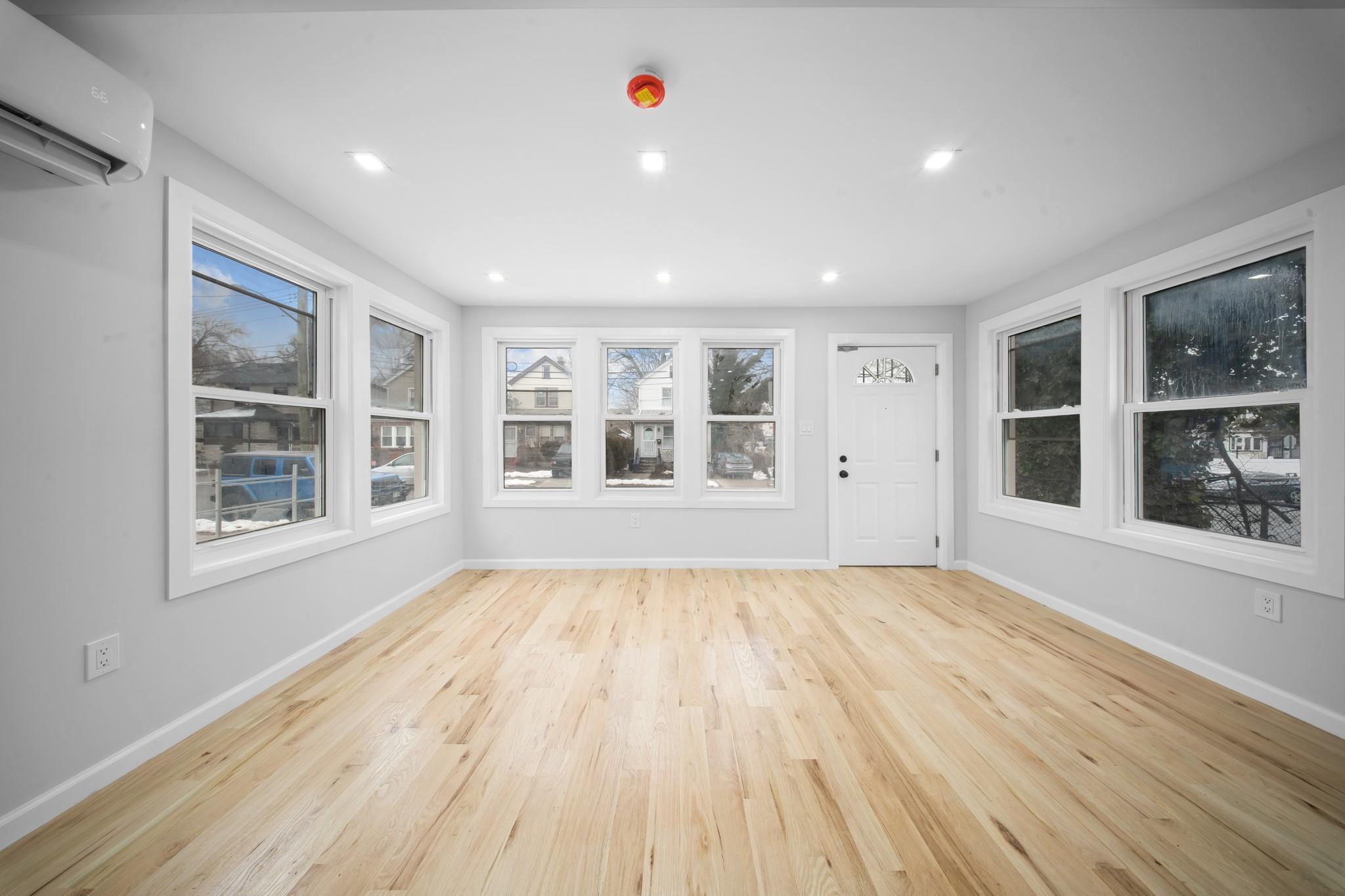 Single Family Grayson  Queens, NY 11413, MLS-837803-3