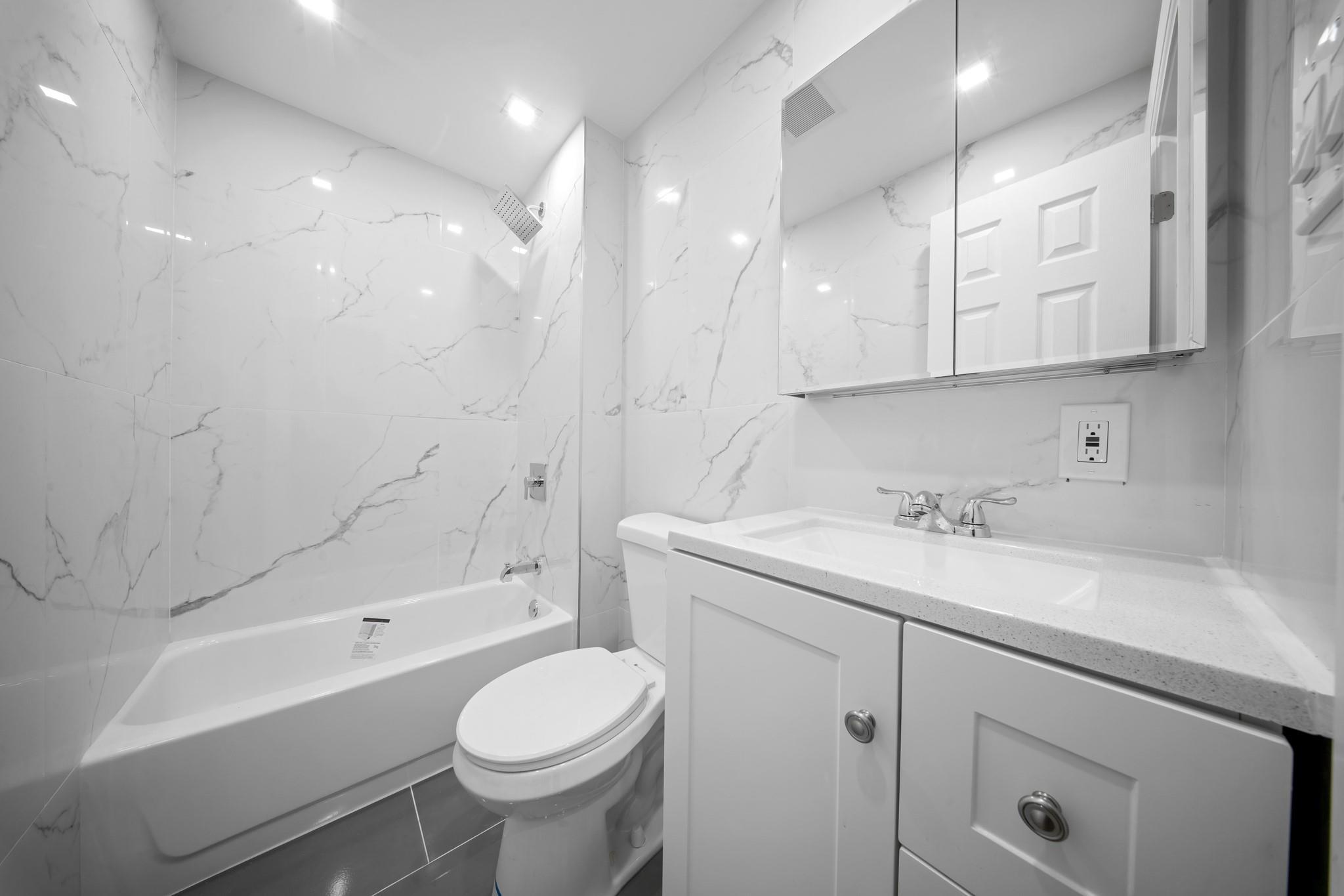 Single Family Grayson  Queens, NY 11413, MLS-837803-4