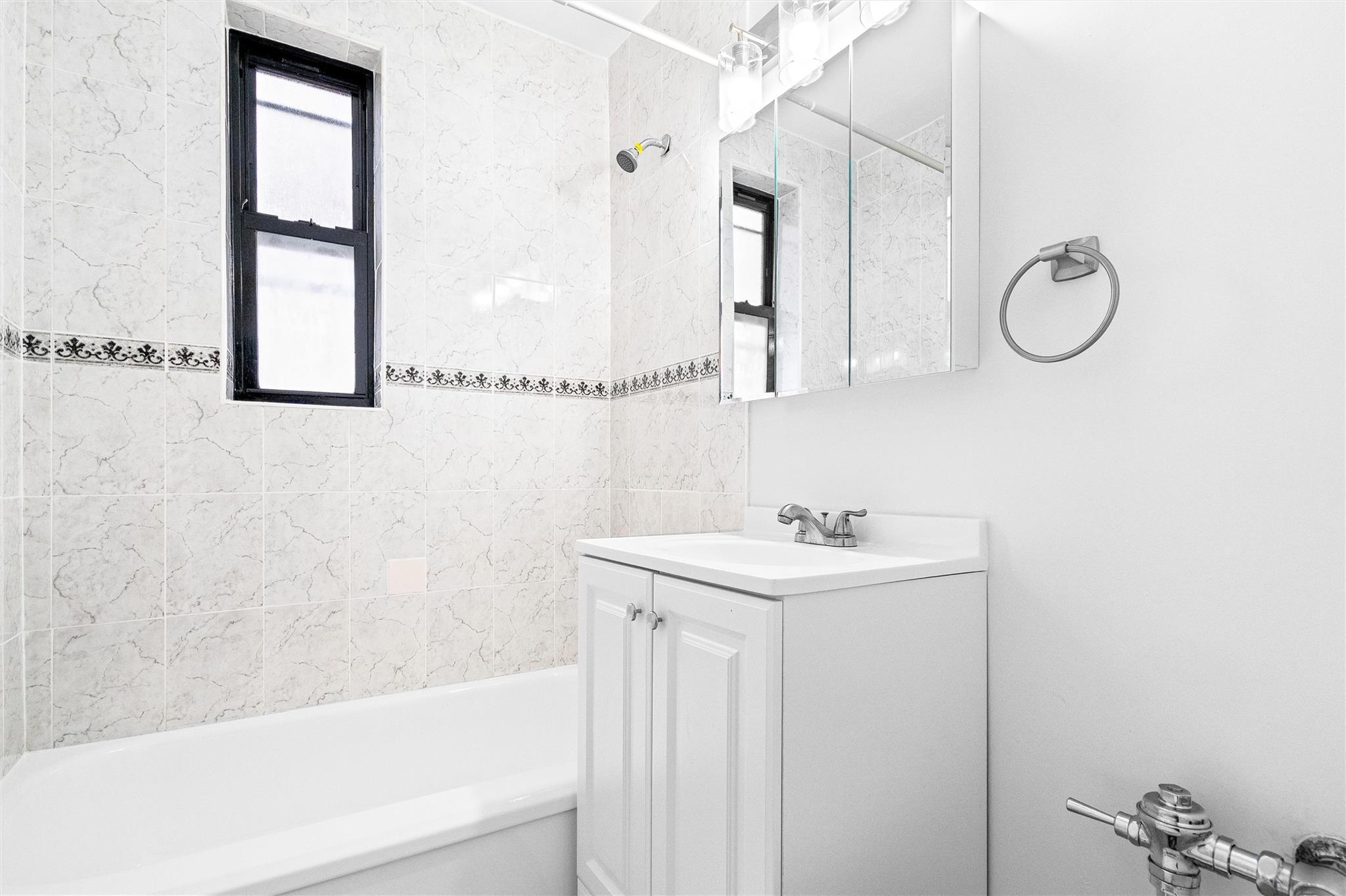 Coop Bronx  Bronx, NY 10467, MLS-837834-25