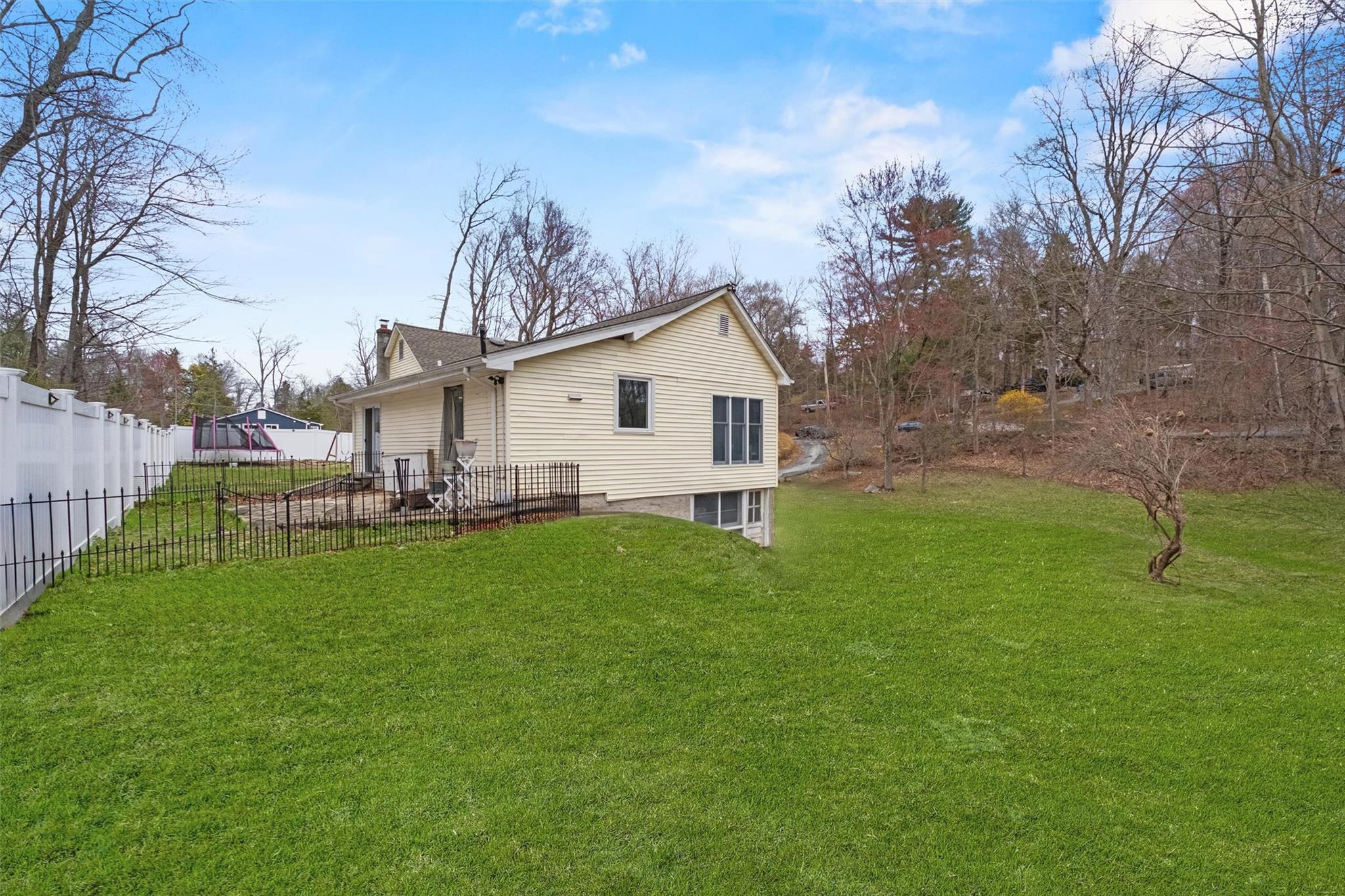 Single Family Oak  Westchester County, NY 10547, MLS-837890-23