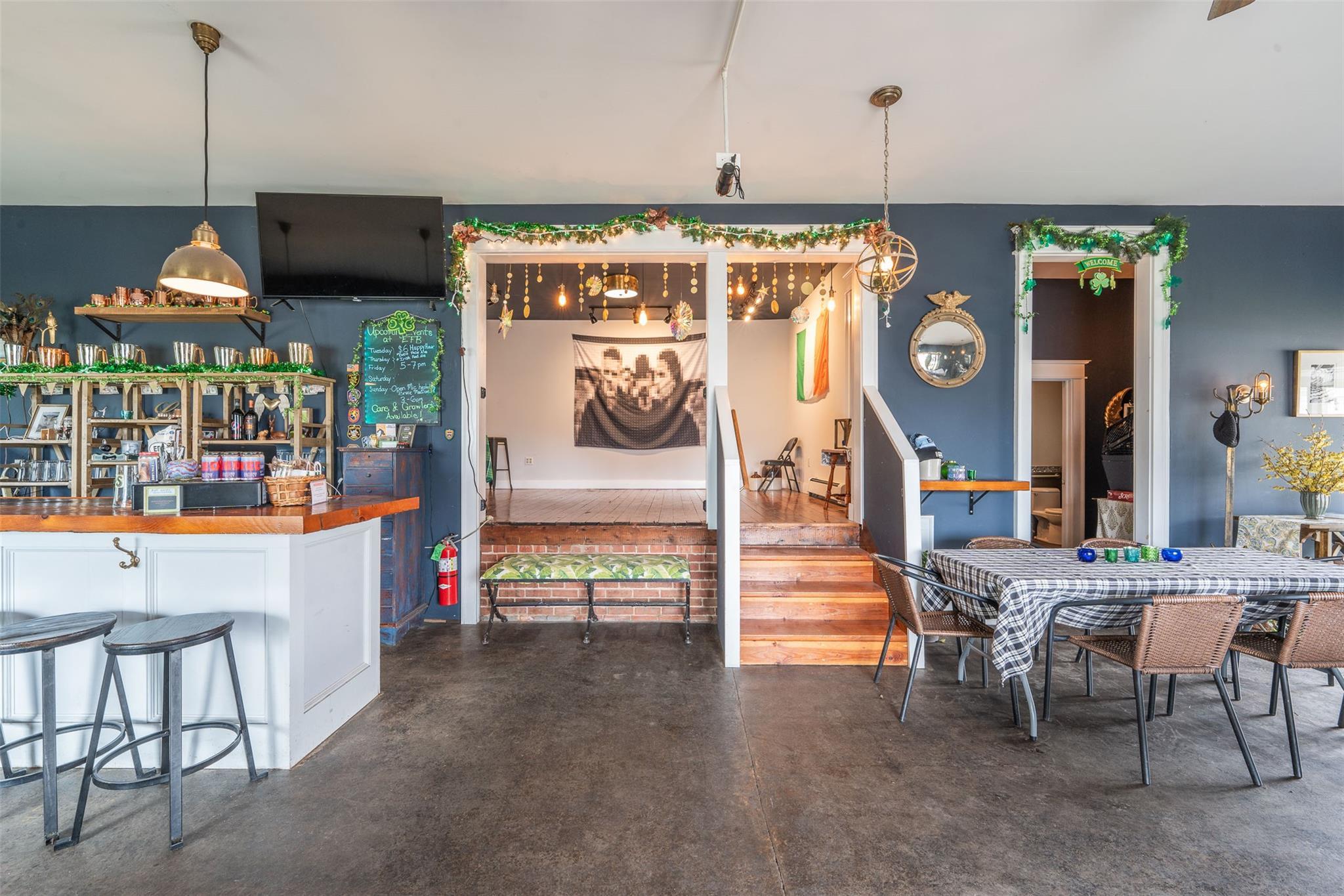 Single Family Main Rd Suffolk County, NY 11952, MLS-837910-24