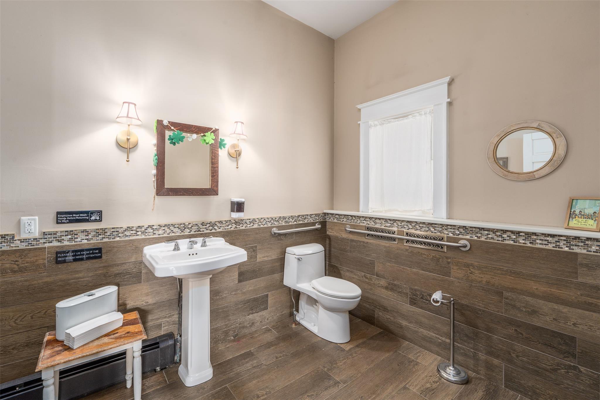 Single Family Main Rd  Suffolk County, NY 11952, MLS-837910-25