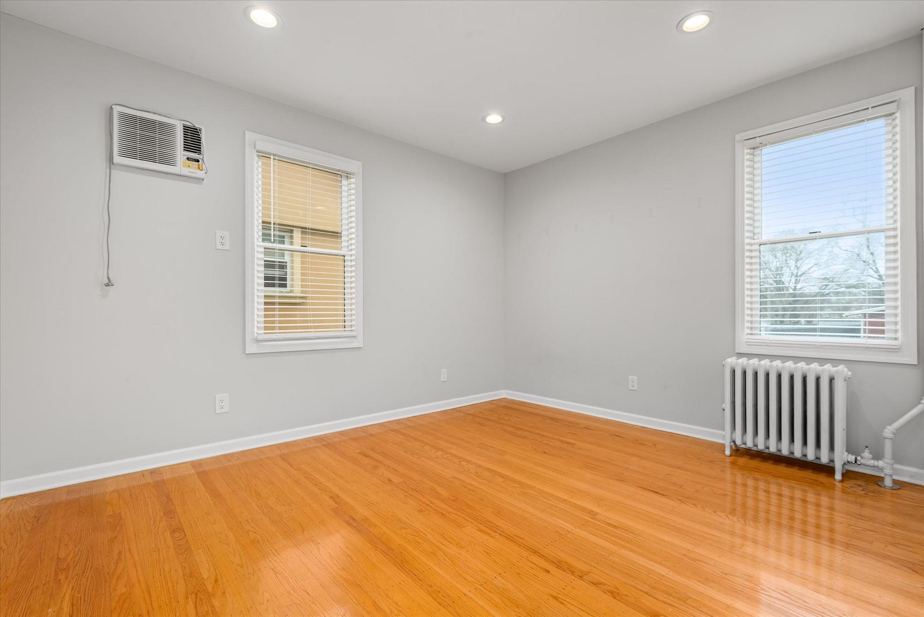 Single Family Aubrey  Queens, NY 11385, MLS-837919-15