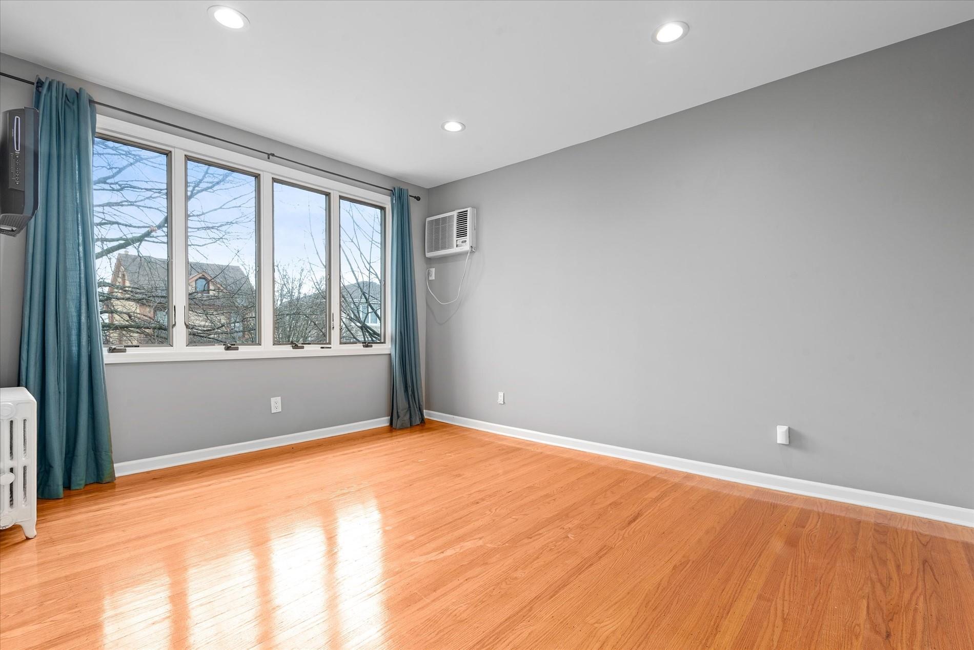 Single Family Aubrey  Queens, NY 11385, MLS-837919-21