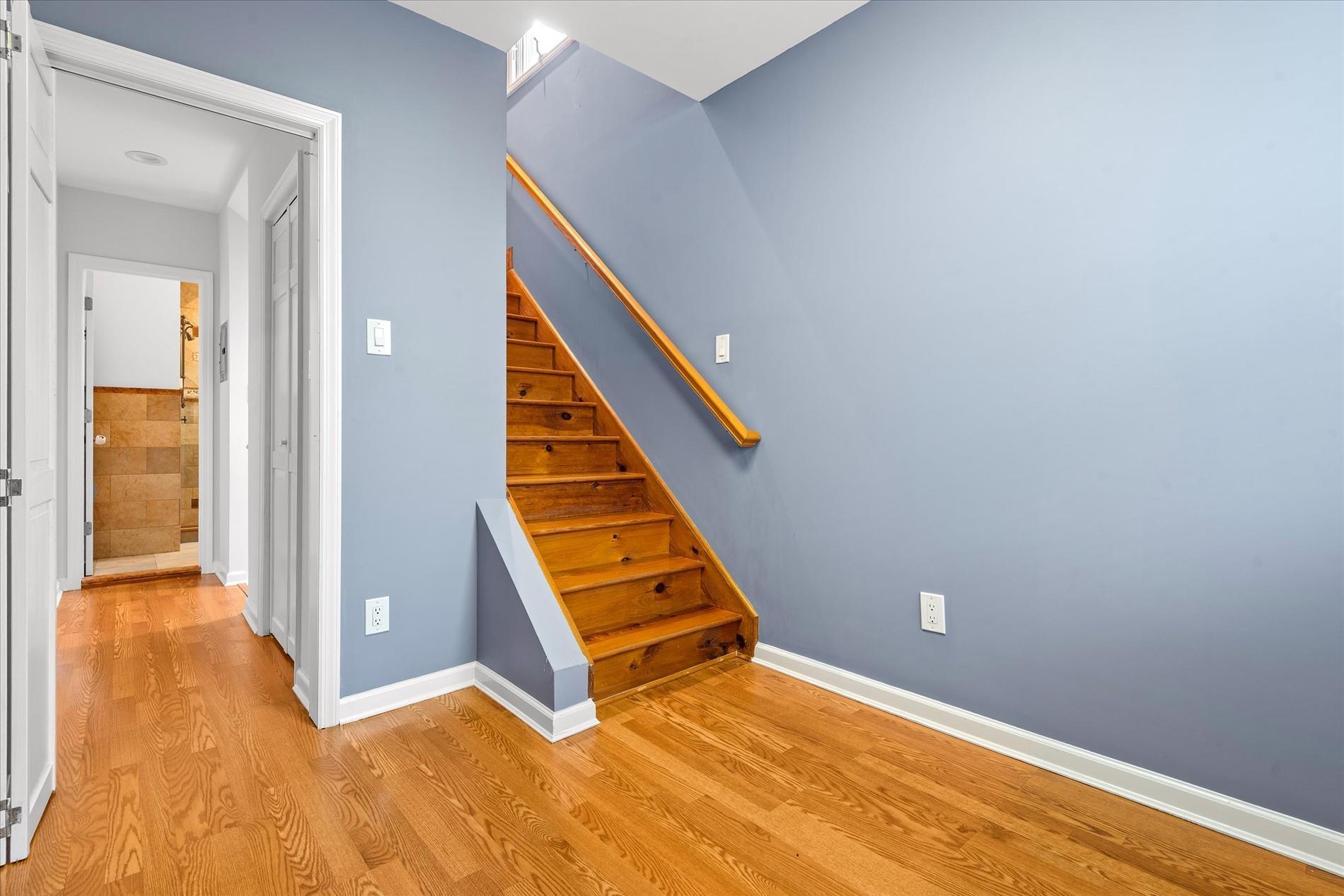 Single Family Aubrey  Queens, NY 11385, MLS-837919-25