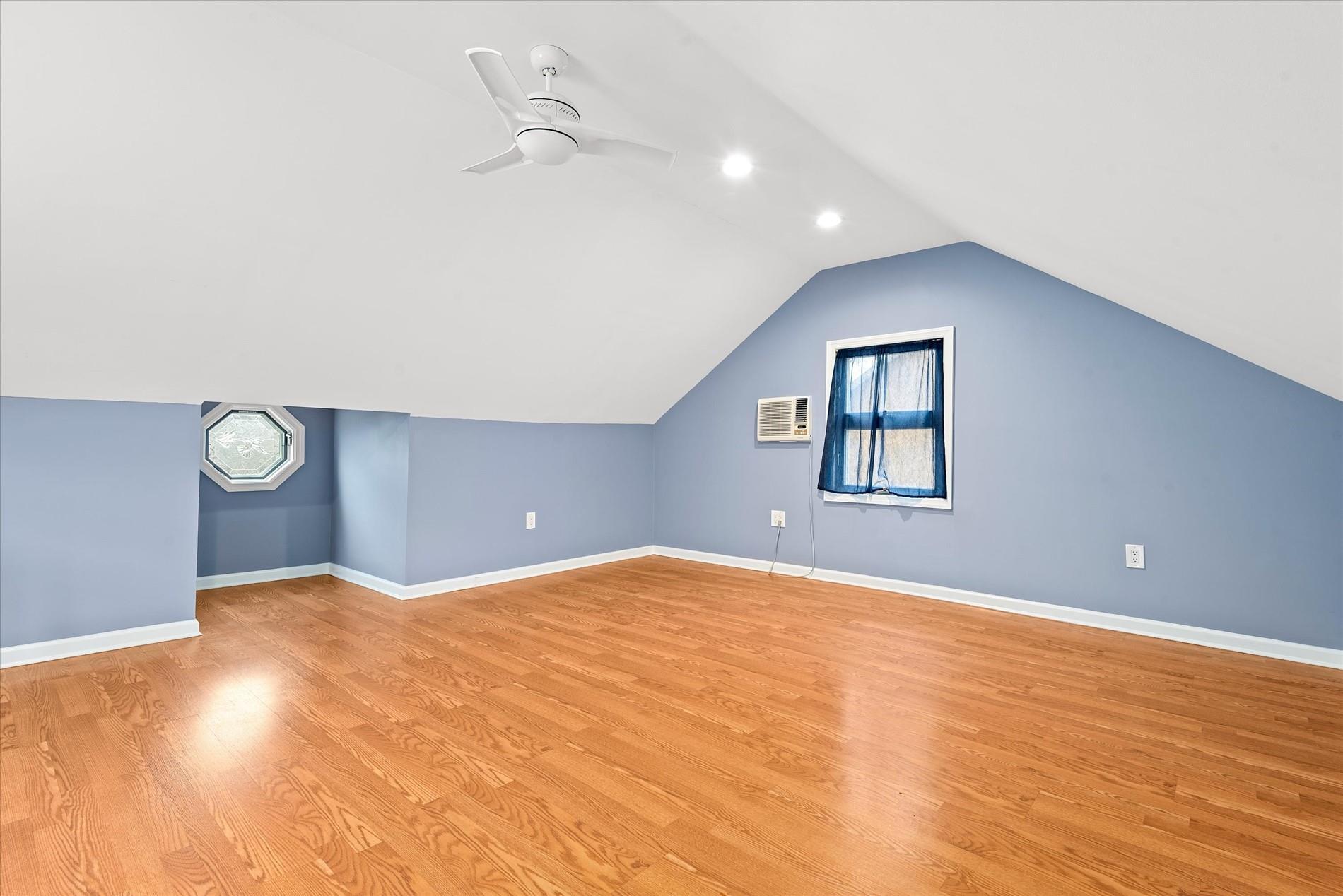 Single Family Aubrey  Queens, NY 11385, MLS-837919-26