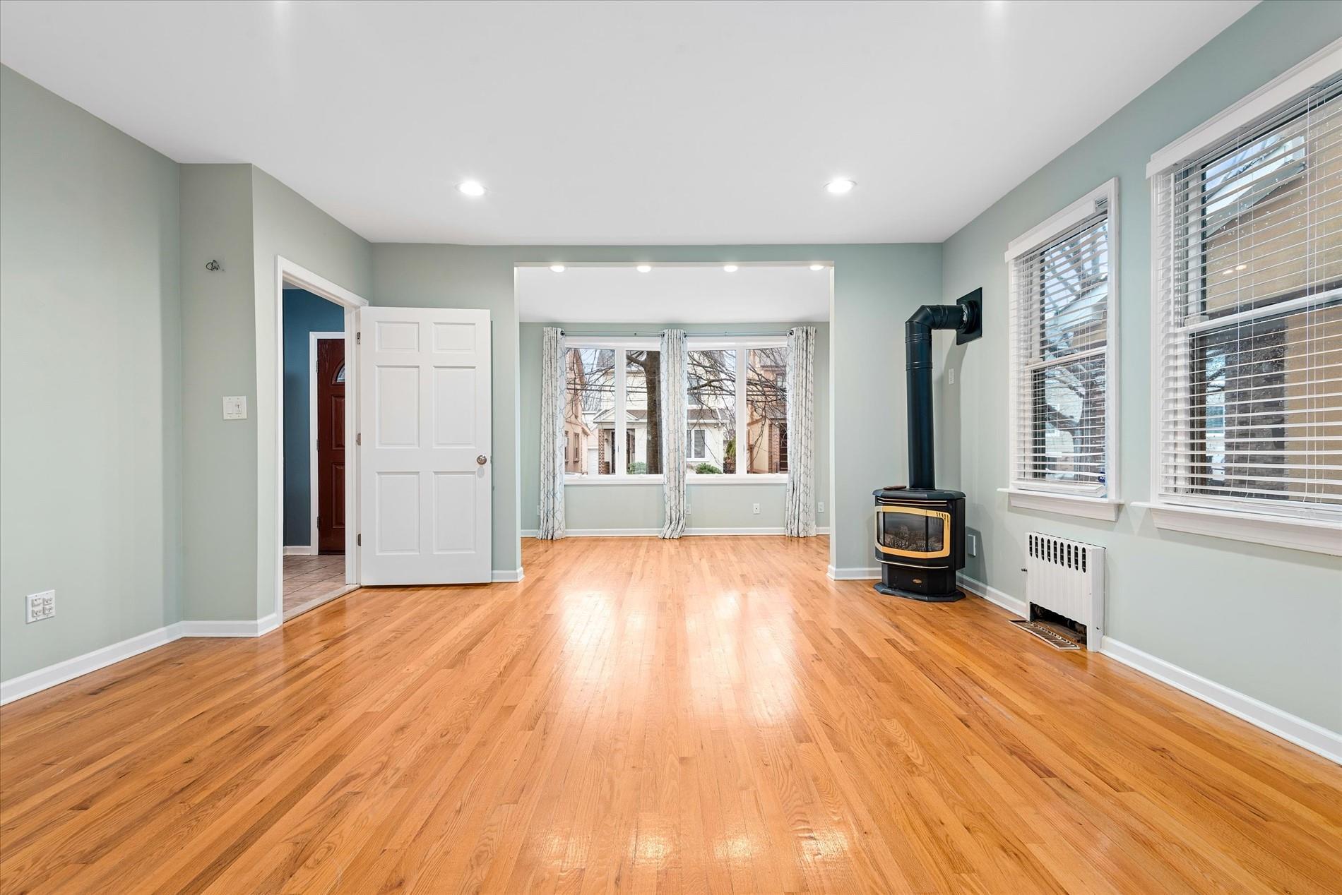 Single Family Aubrey  Queens, NY 11385, MLS-837919-8