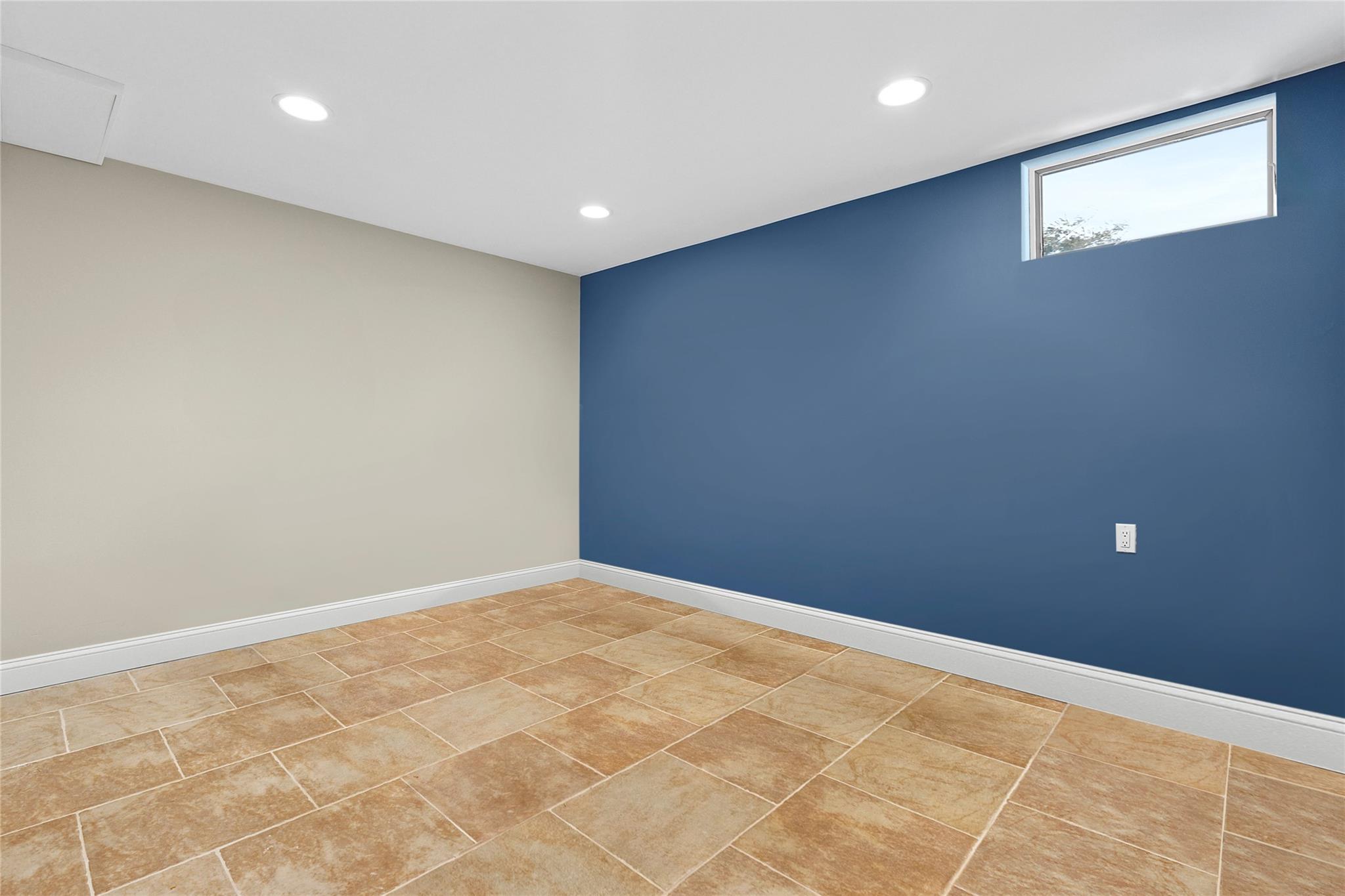 Single Family Country  Suffolk County, NY 11977, MLS-837927-25