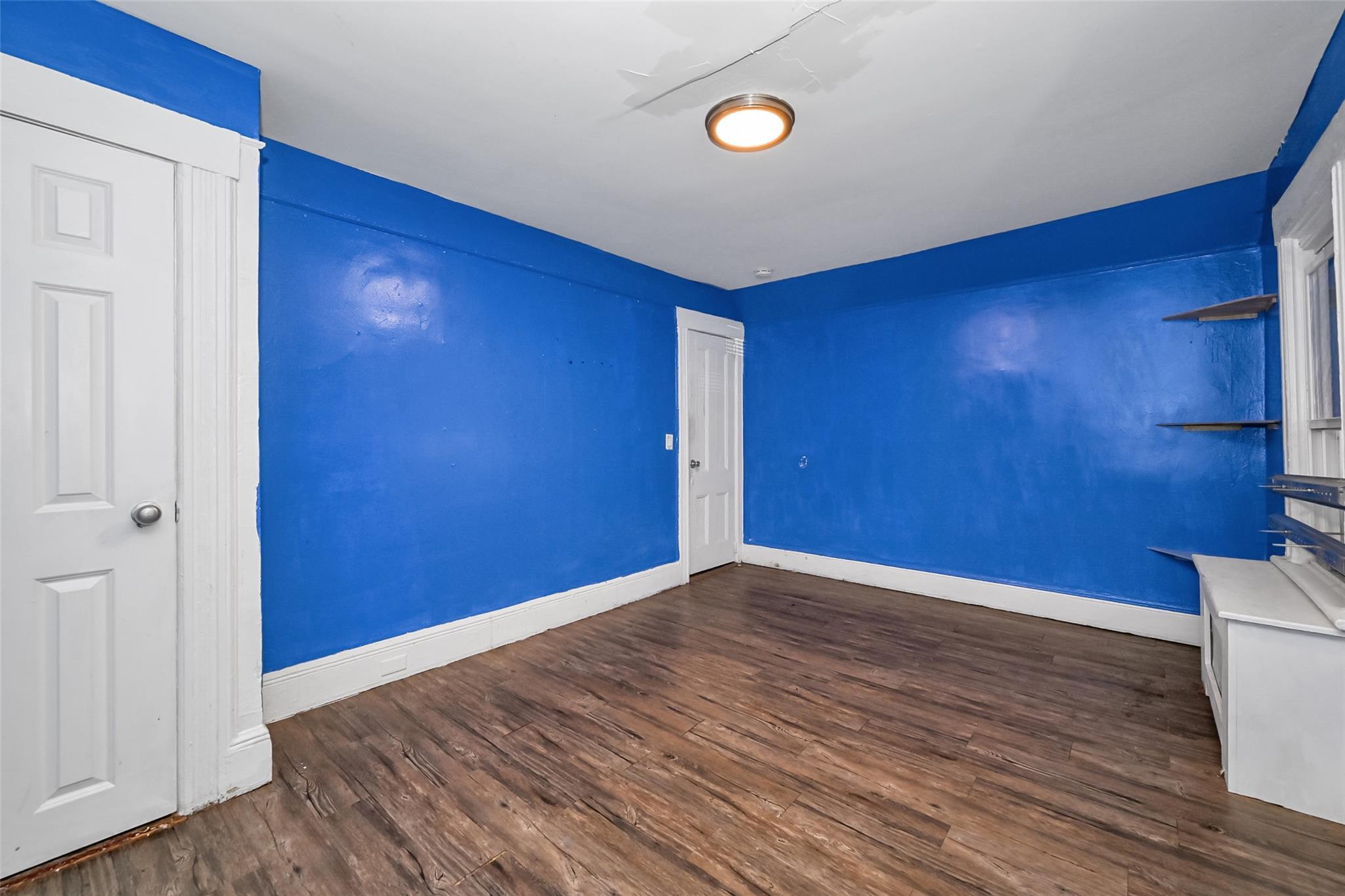 Single Family Park  Nassau County, NY 11575, MLS-837929-11