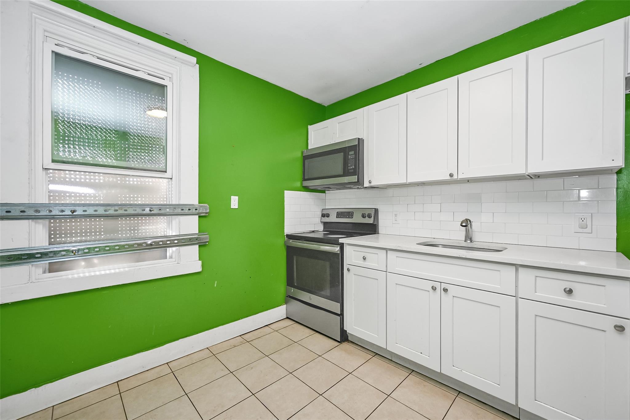 Single Family Park  Nassau County, NY 11575, MLS-837929-9