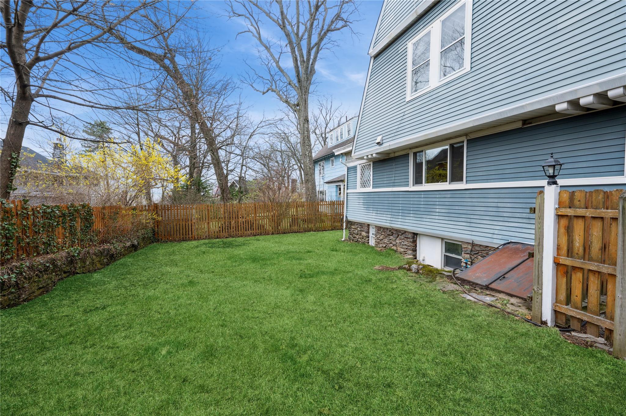 Single Family Hillcrest  Westchester County, NY 10705, MLS-838031-23
