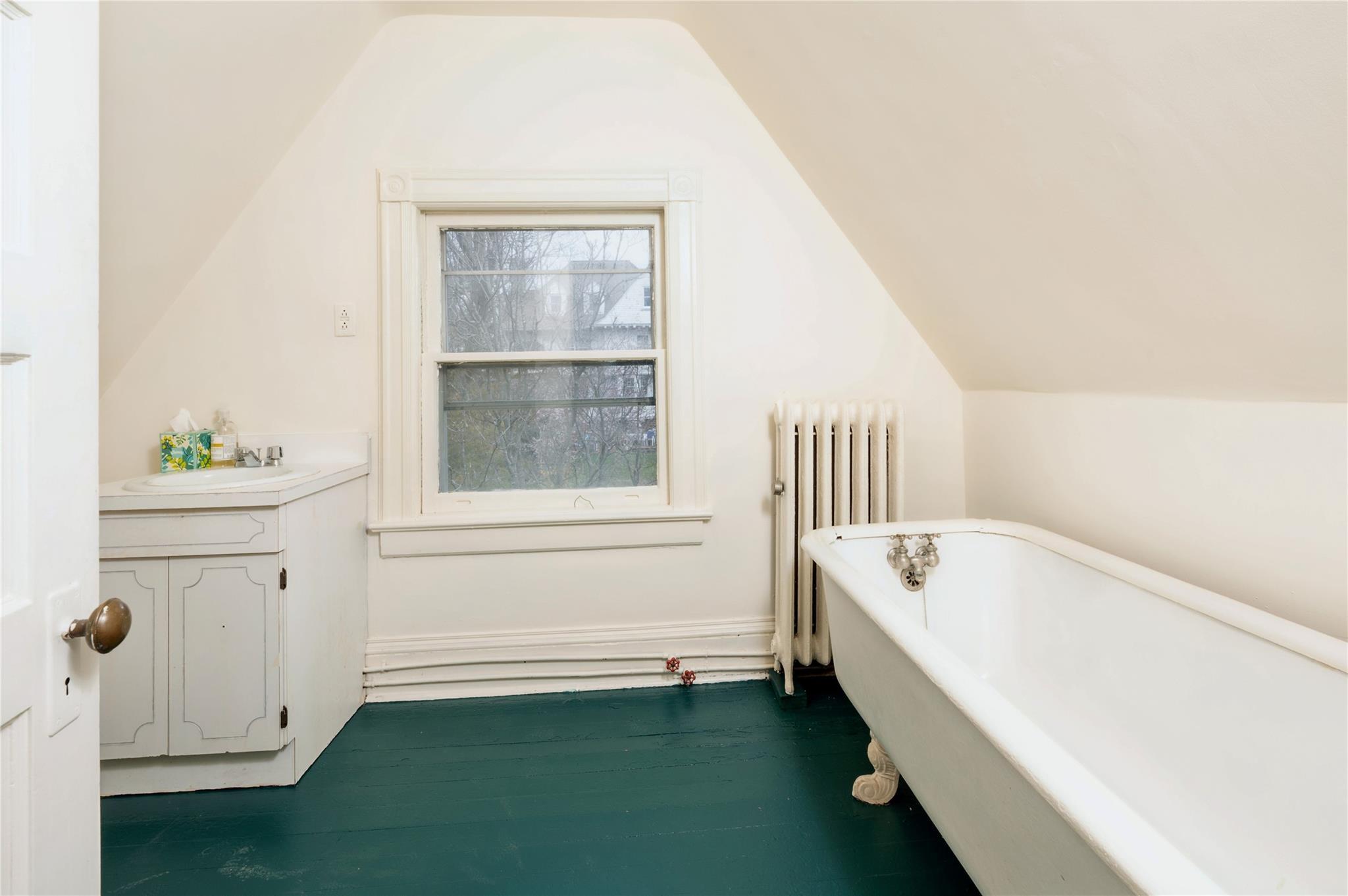Single Family Hillcrest  Westchester County, NY 10705, MLS-838031-33