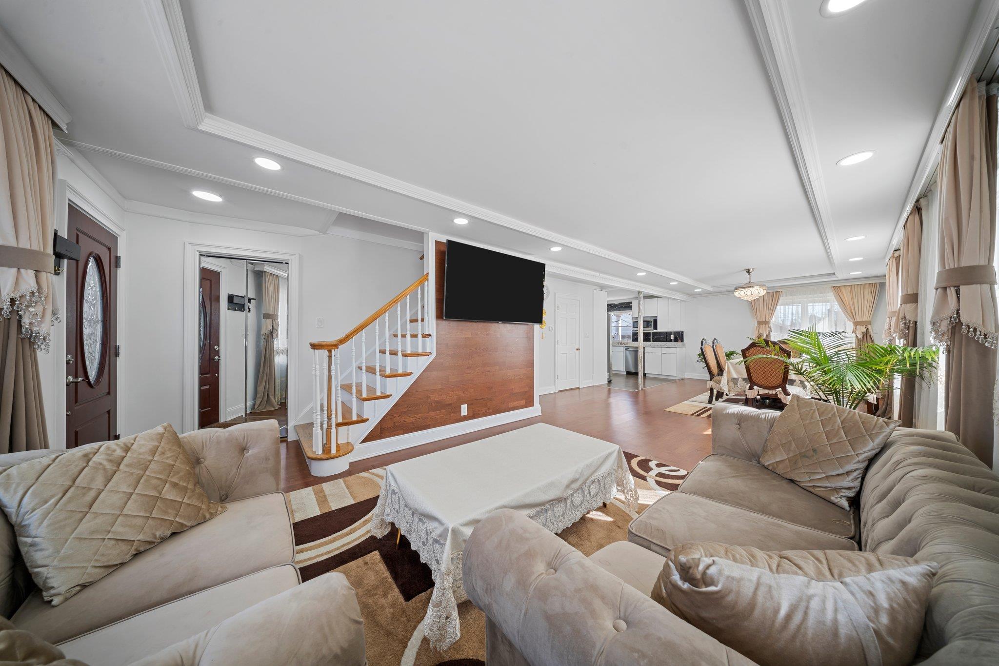 Single Family Langdale  Queens, NY 11040, MLS-838076-10