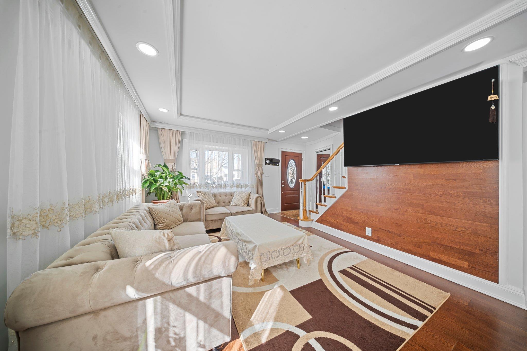 Single Family Langdale  Queens, NY 11040, MLS-838076-2