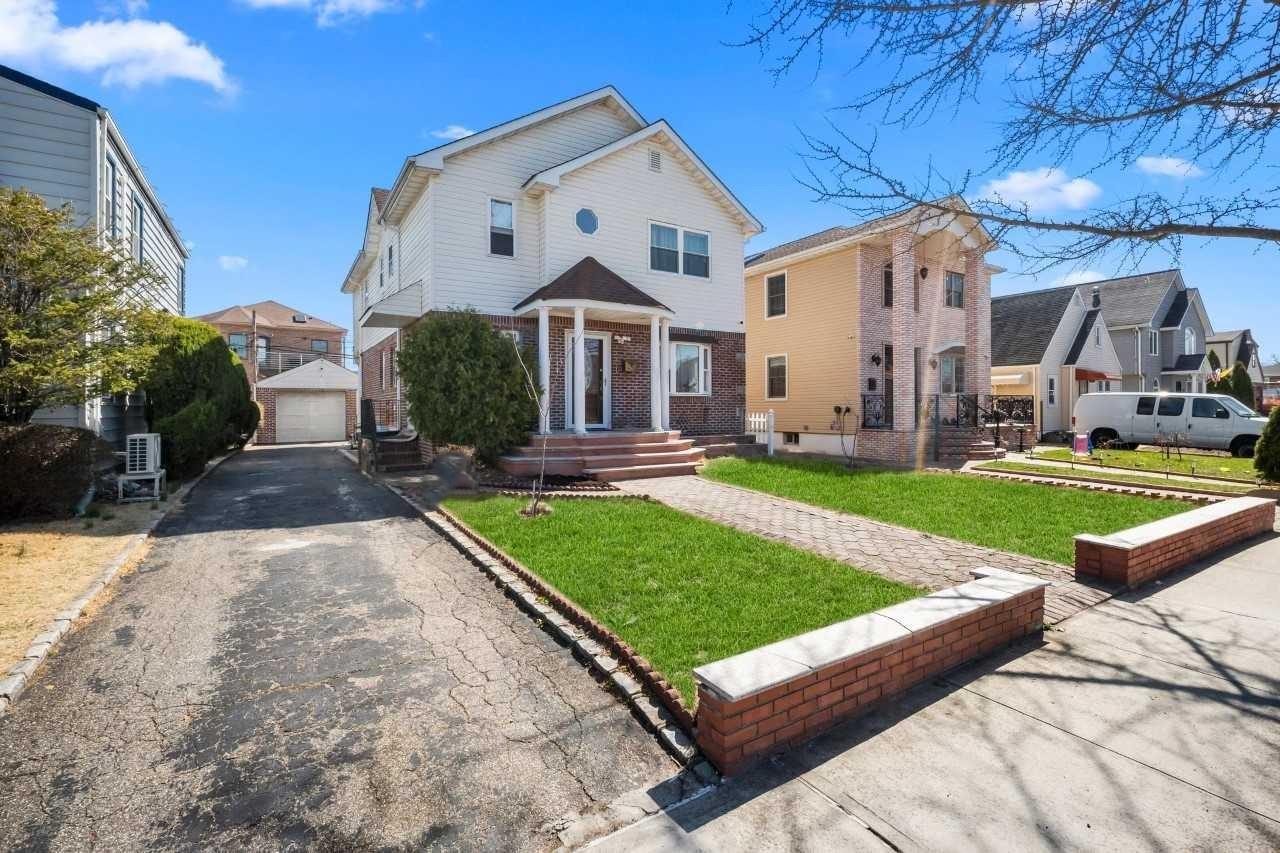 Single Family Langdale  Queens, NY 11040, MLS-838076-24