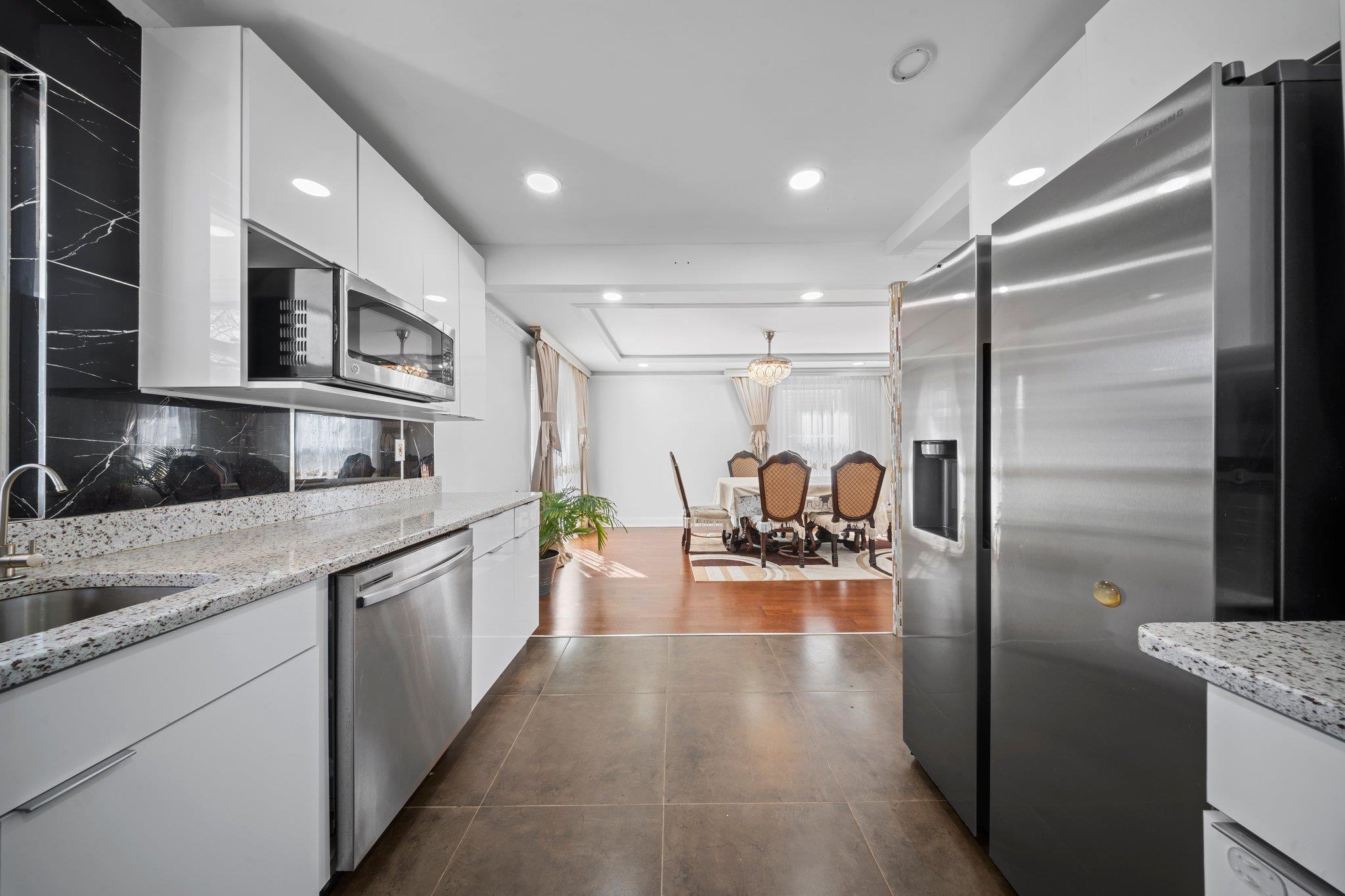 Single Family Langdale  Queens, NY 11040, MLS-838076-8