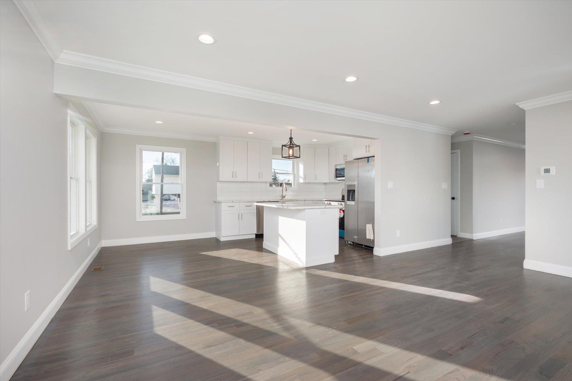 Single Family 36th  Suffolk County, NY 11798, MLS-838078-10