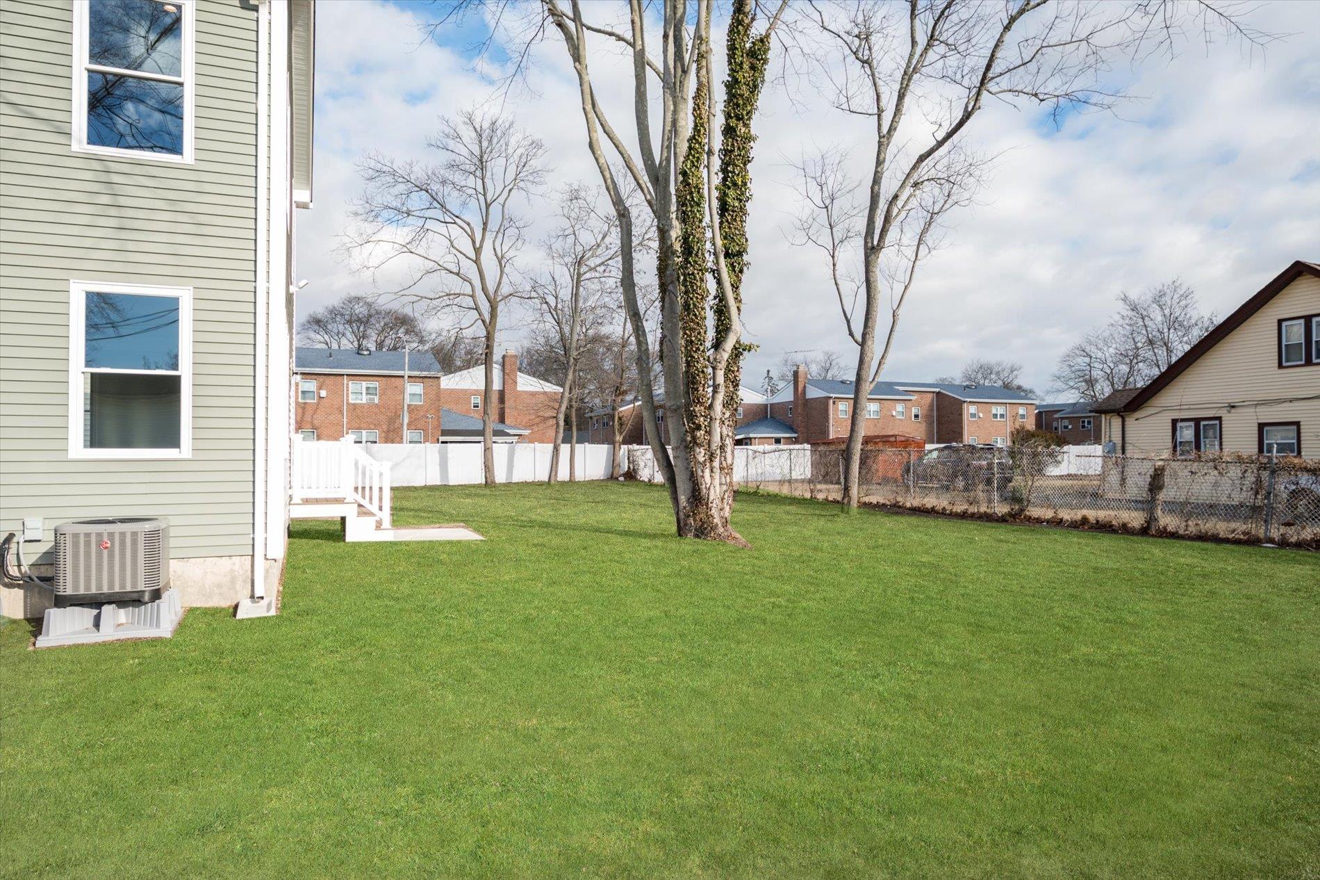 Single Family 36th  Suffolk County, NY 11798, MLS-838078-20