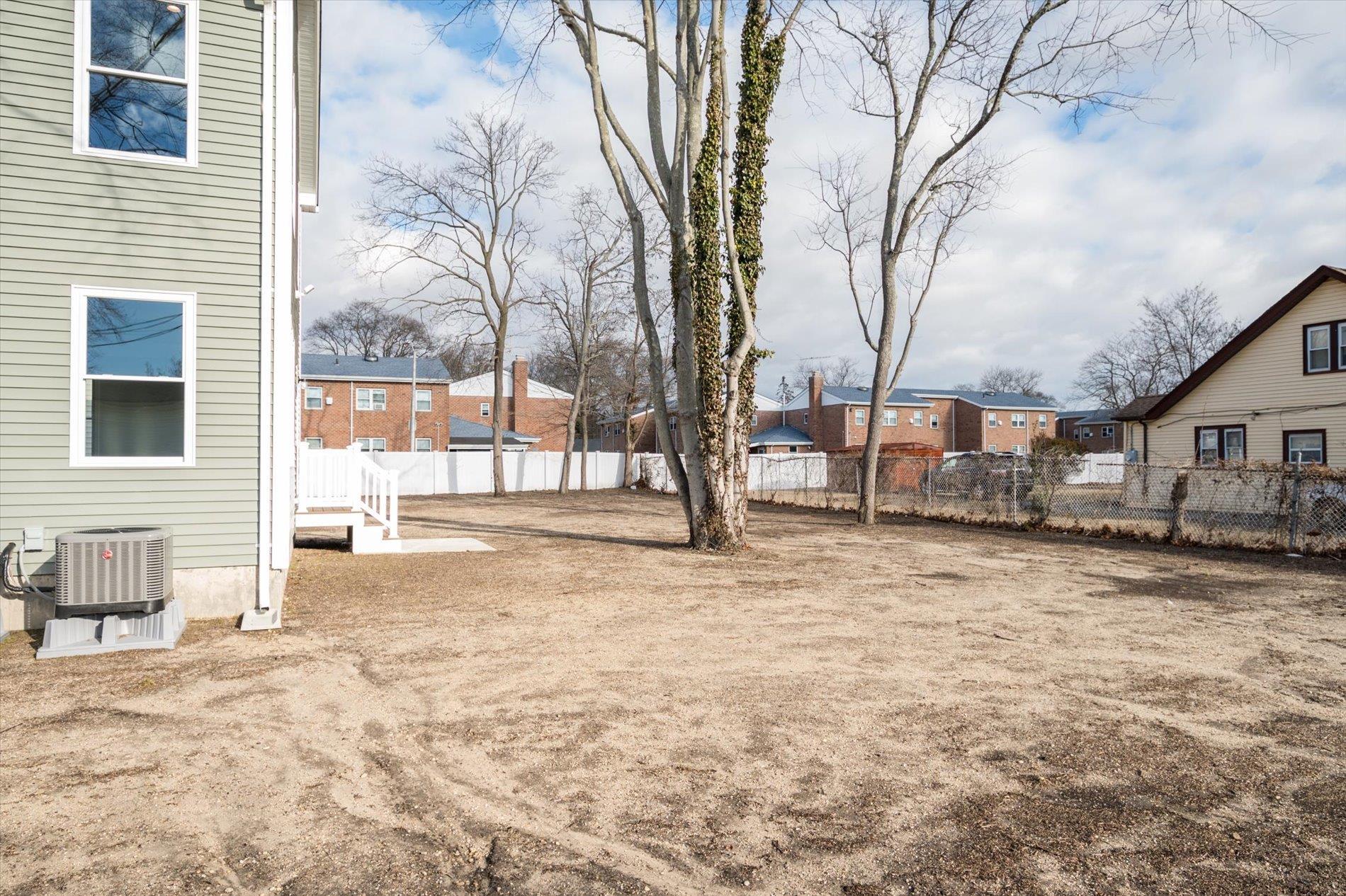 Single Family 36th  Suffolk County, NY 11798, MLS-838078-21