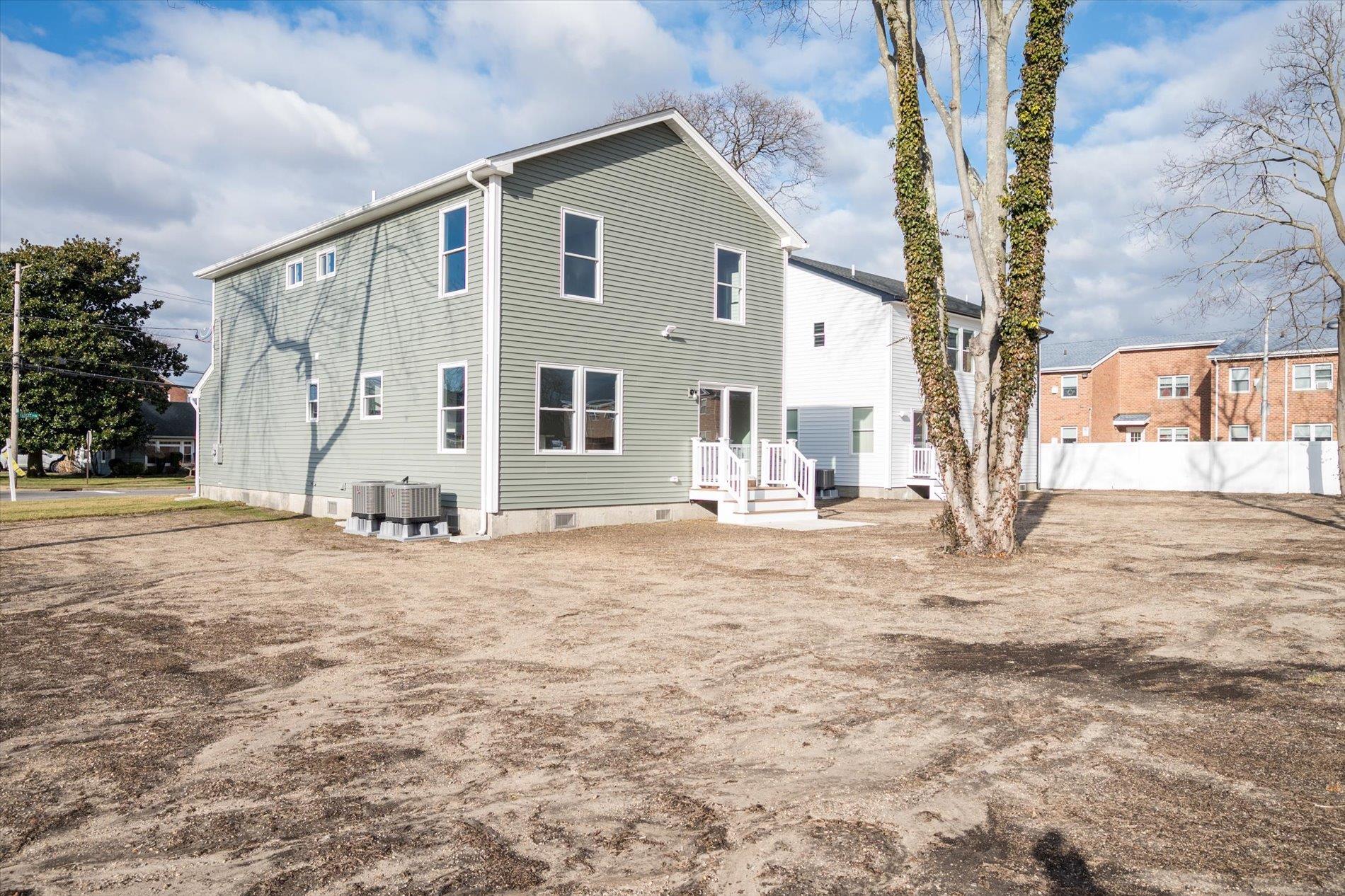Single Family 36th  Suffolk County, NY 11798, MLS-838078-23