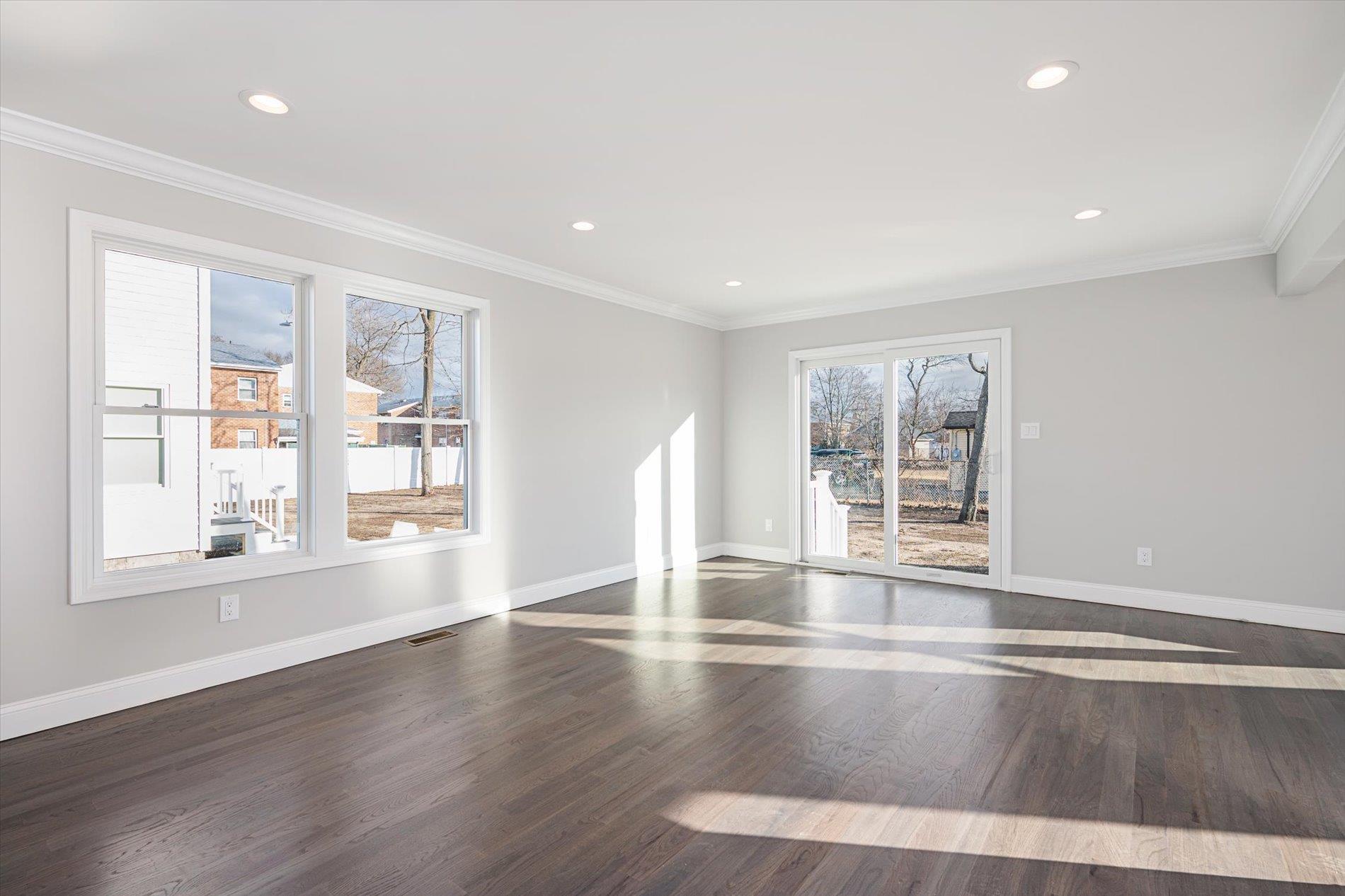 Single Family 36th  Suffolk County, NY 11798, MLS-838078-8