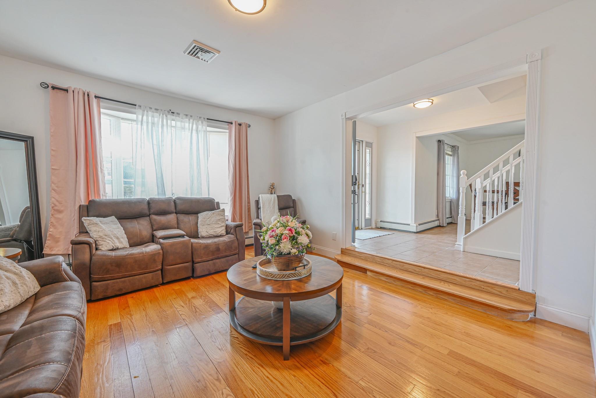 Single Family Penn  Suffolk County, NY 11776, MLS-838092-11