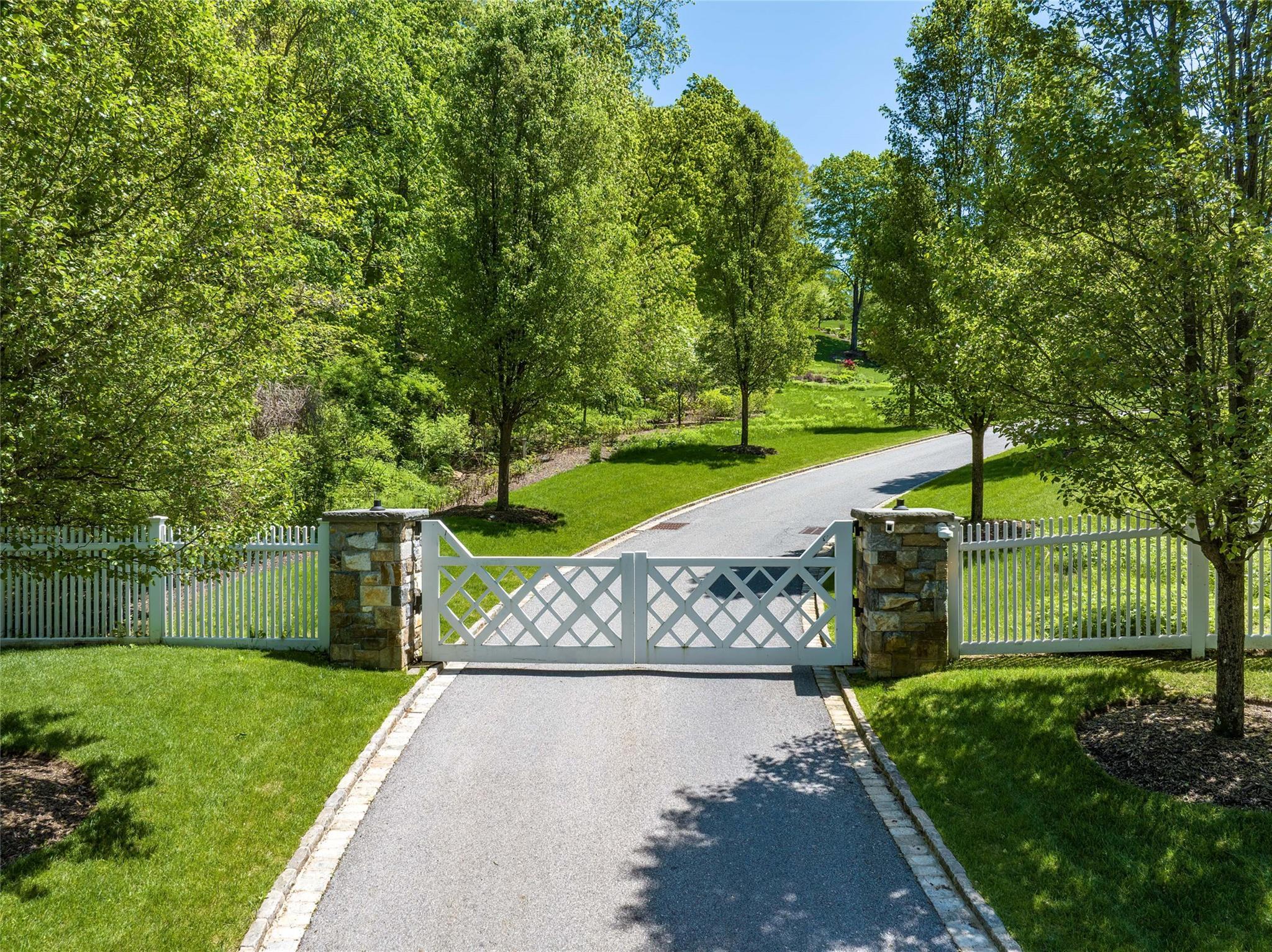 Single Family Sarles  Westchester County, NY 10549, MLS-838104-5