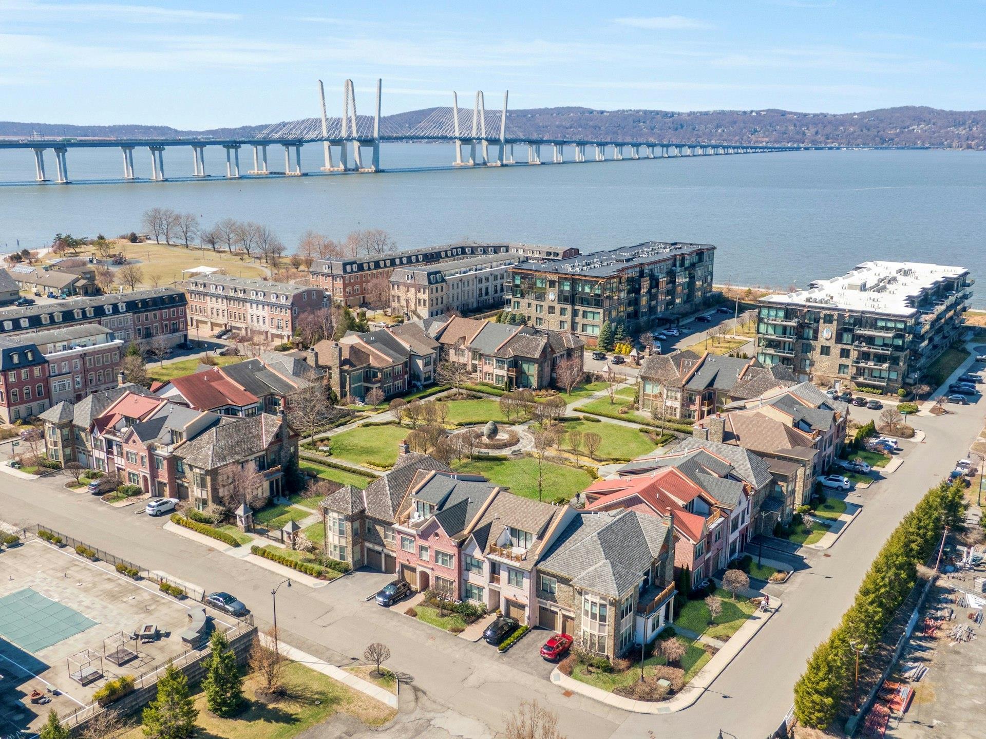 Condo Hudson View  Westchester County, NY 10591, MLS-838125-35