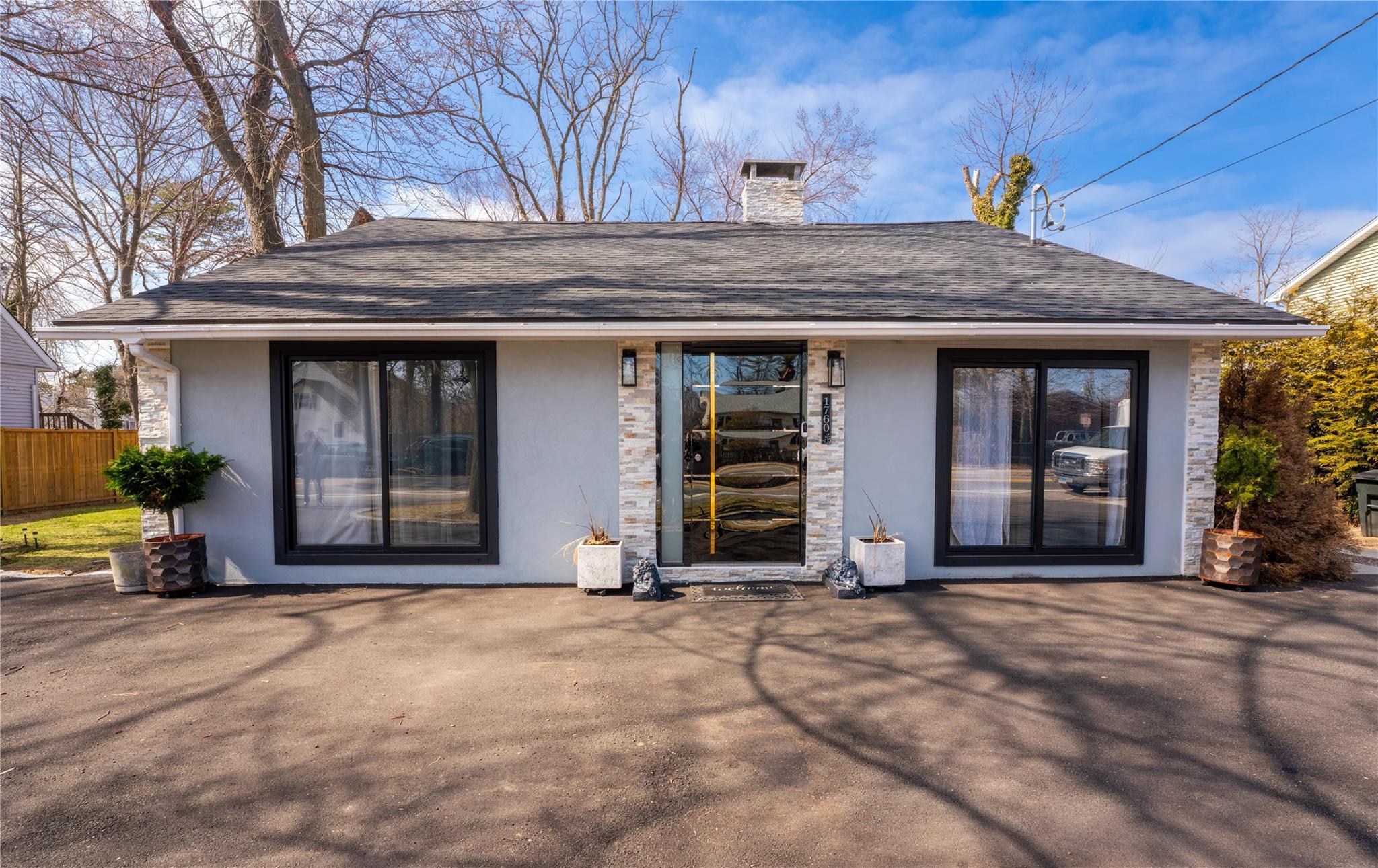 Single Family Manatuck  Suffolk County, NY 11706, MLS-838204-2
