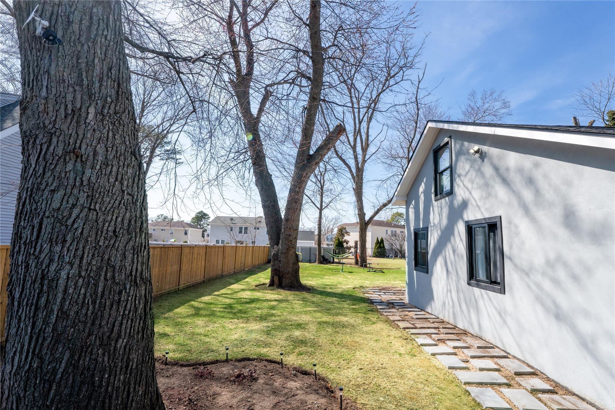 Single Family Manatuck  Suffolk County, NY 11706, MLS-838204-37