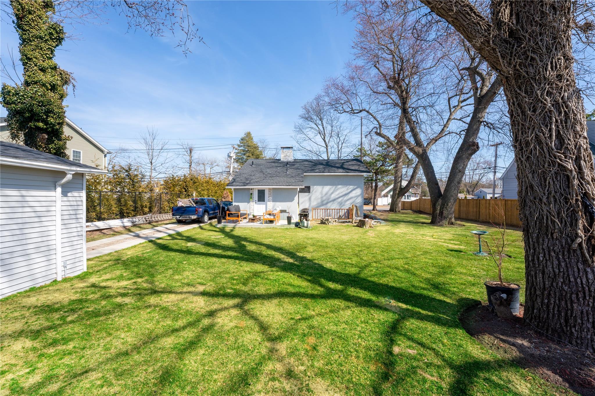 Single Family Manatuck  Suffolk County, NY 11706, MLS-838204-42