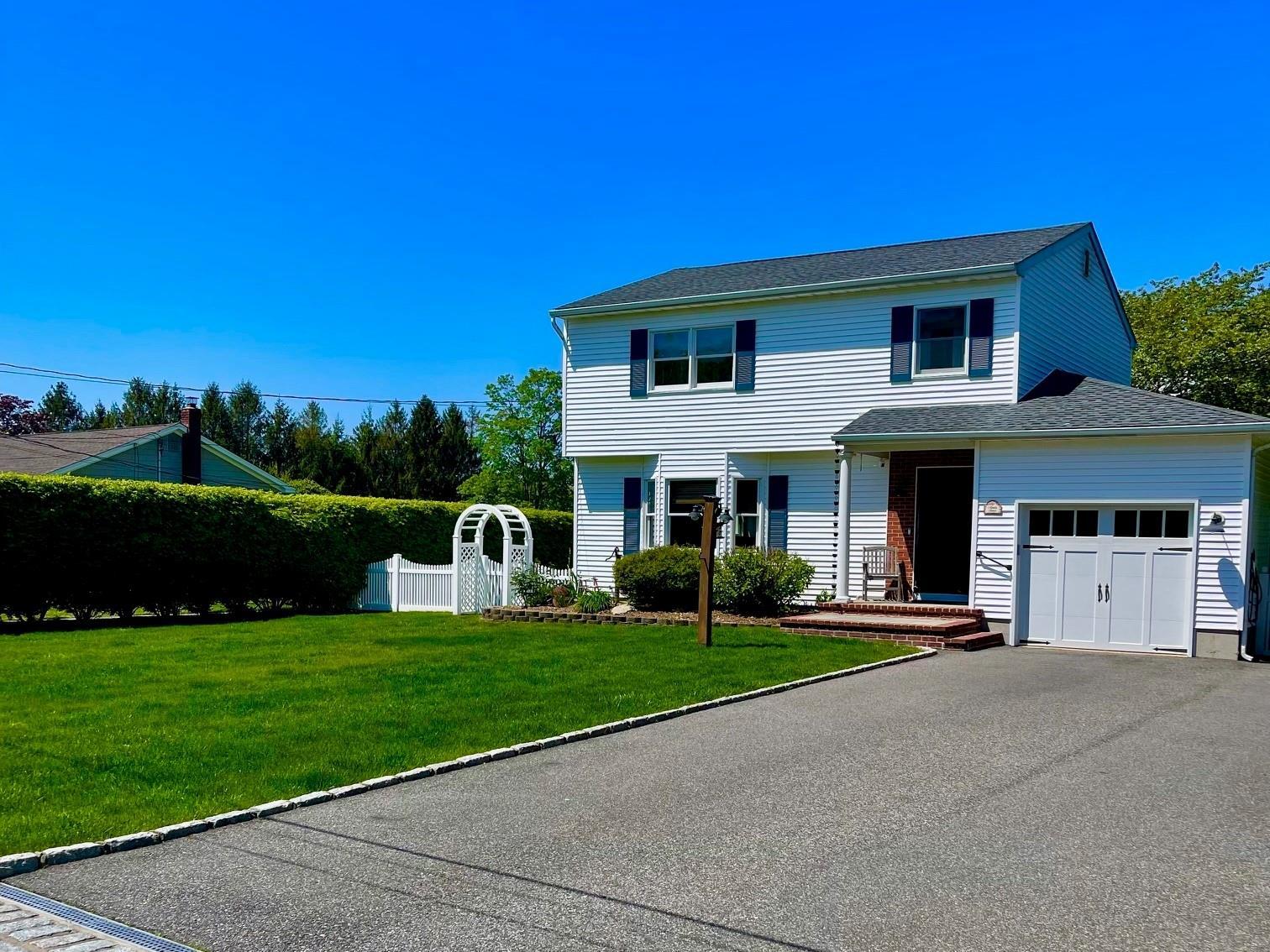Single Family Tuttle  Suffolk County, NY 11941, MLS-838207-2