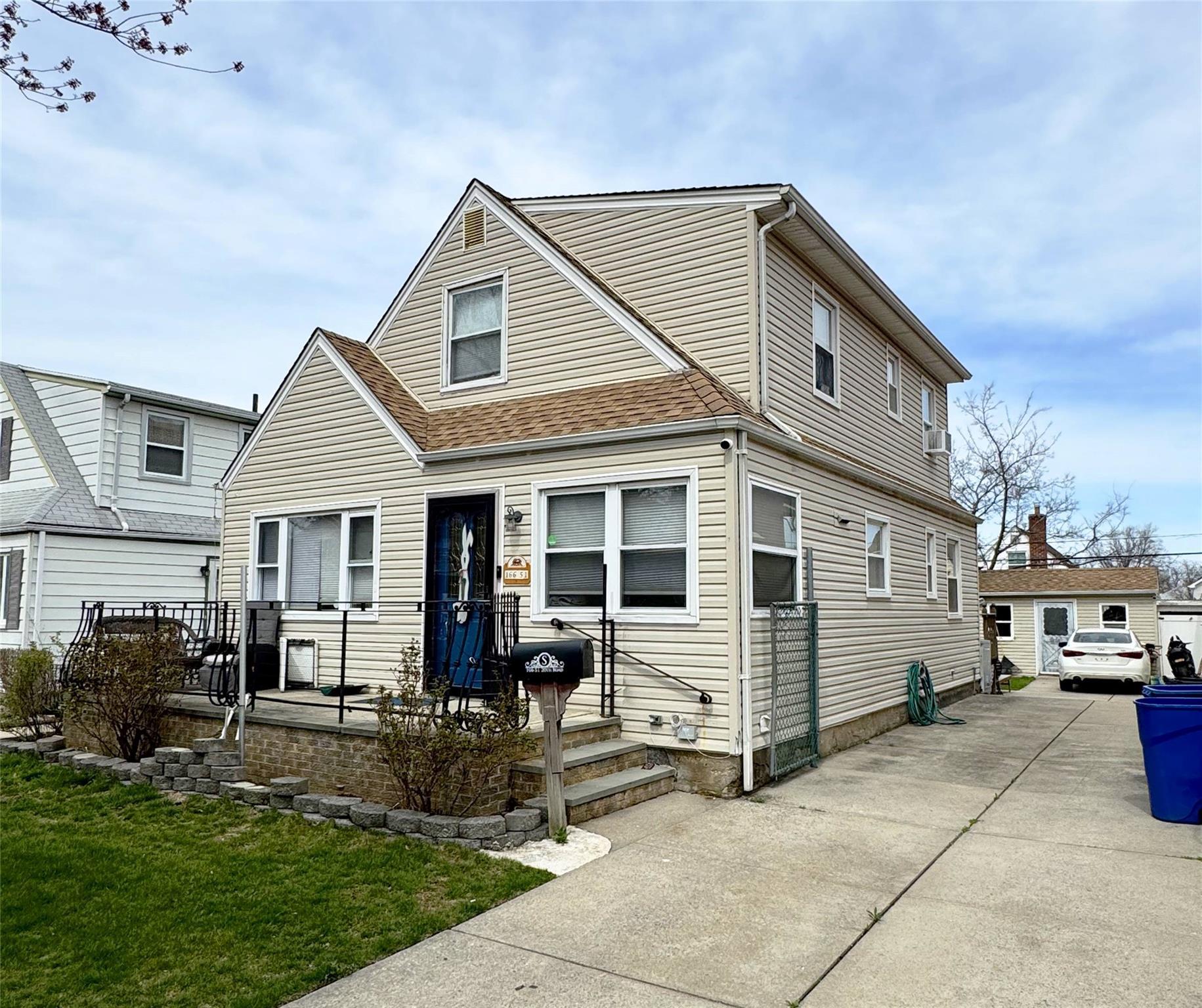 Single Family 20th Rd  Queens, NY 11357, MLS-838208-2