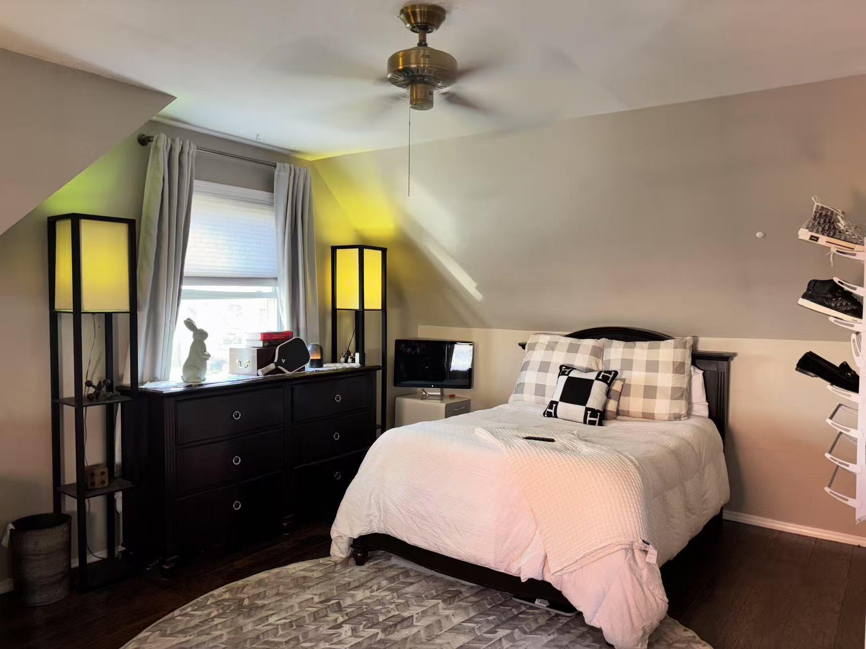 Single Family 20th Rd  Queens, NY 11357, MLS-838208-9