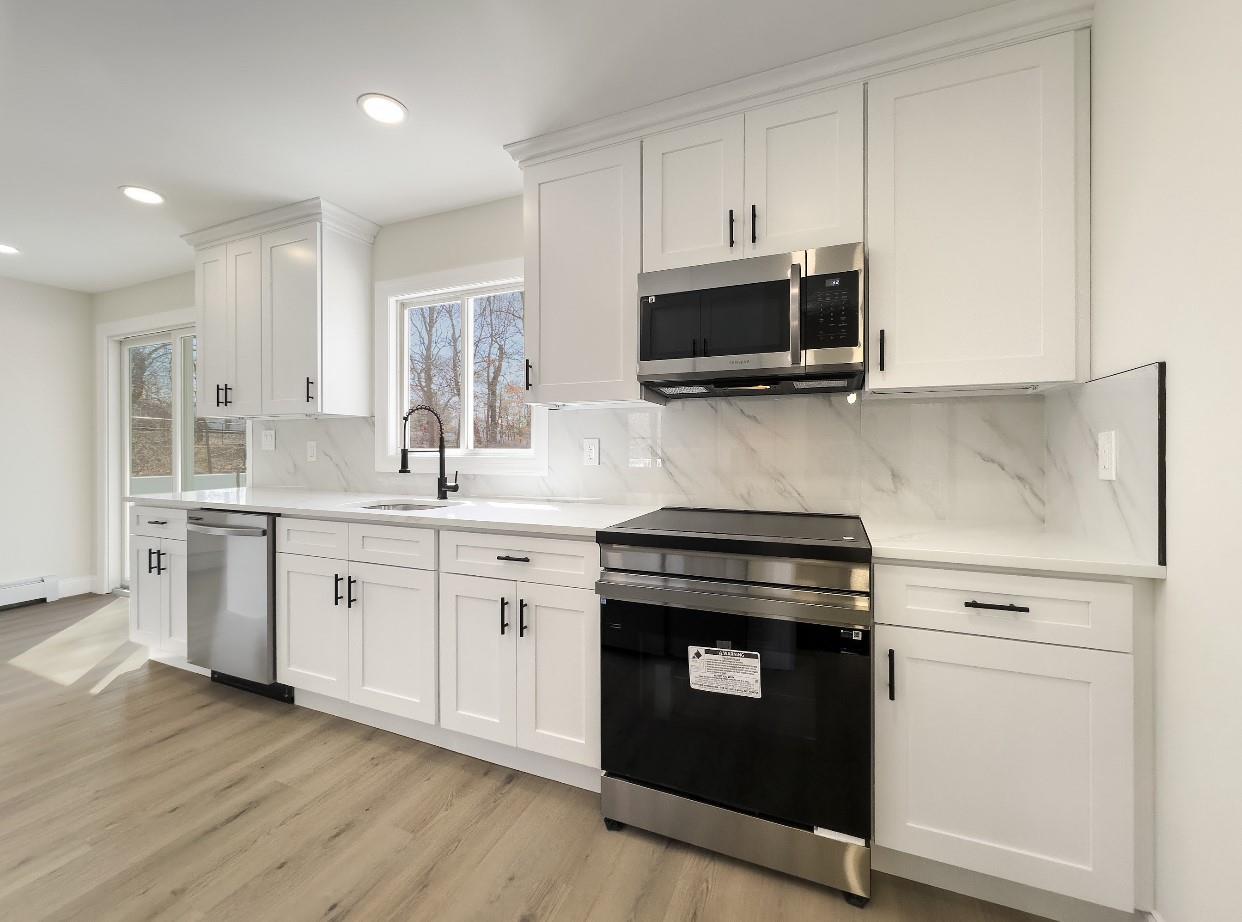 Single Family Arbutus  Suffolk County, NY 11779, MLS-838288-7