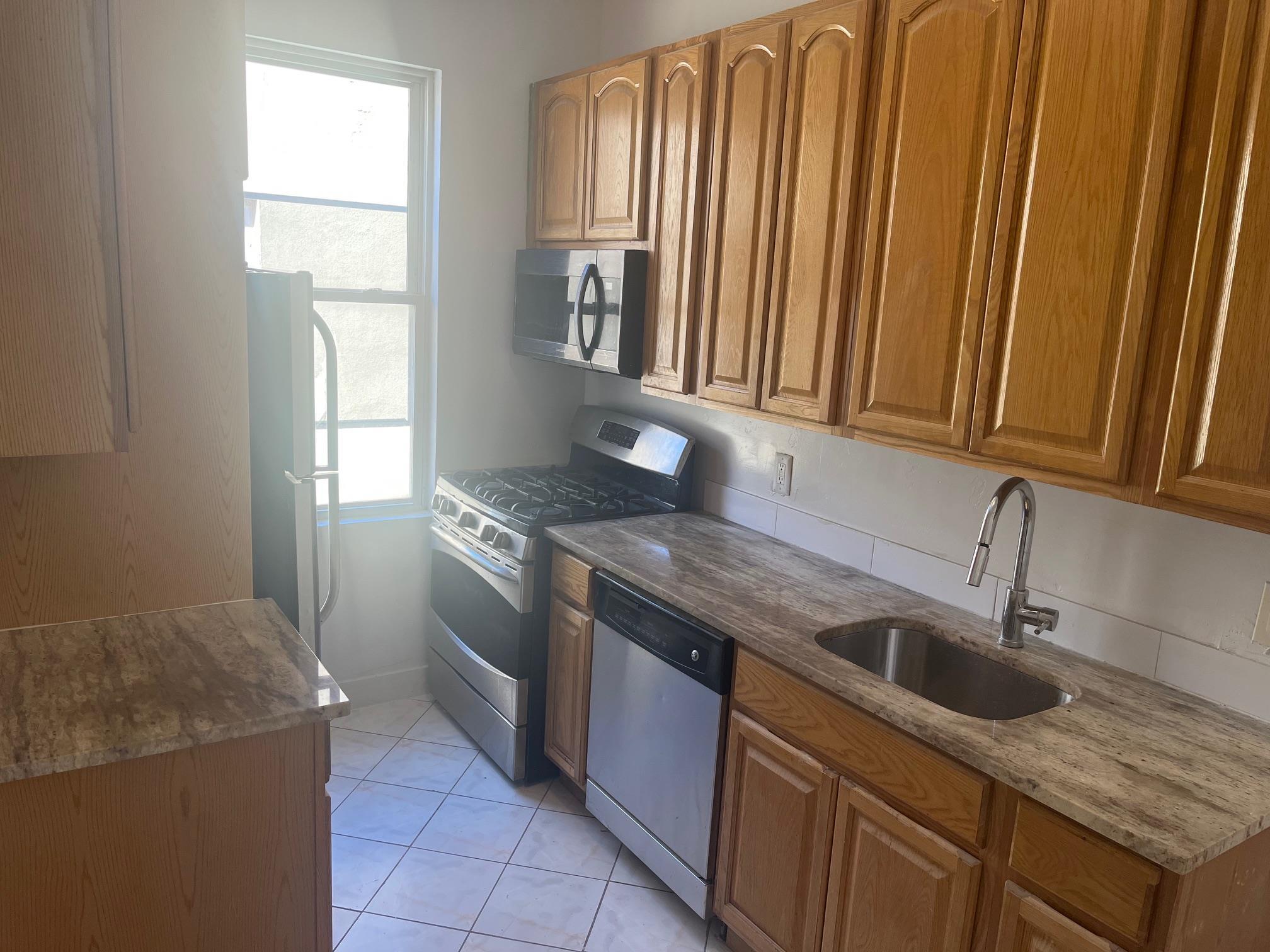 Apartment 195th  Bronx, NY 10461, MLS-838312-2