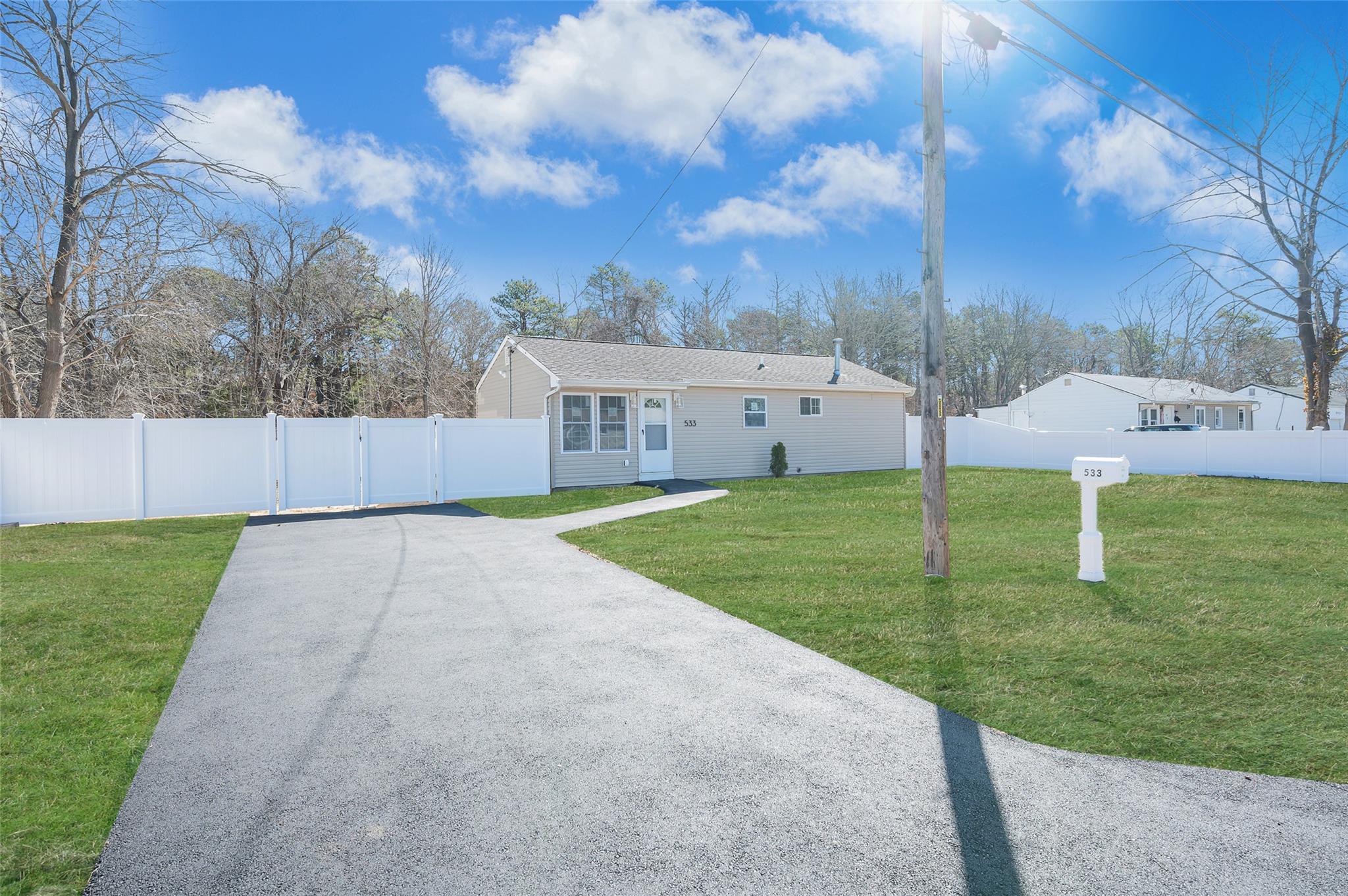 Single Family Bourdois  Suffolk County, NY 11713, MLS-838372-2
