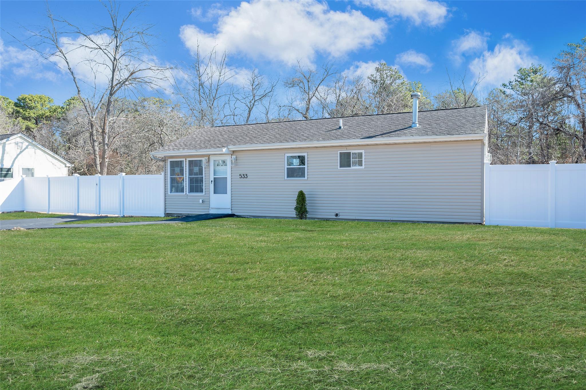 Single Family Bourdois  Suffolk County, NY 11713, MLS-838372-3