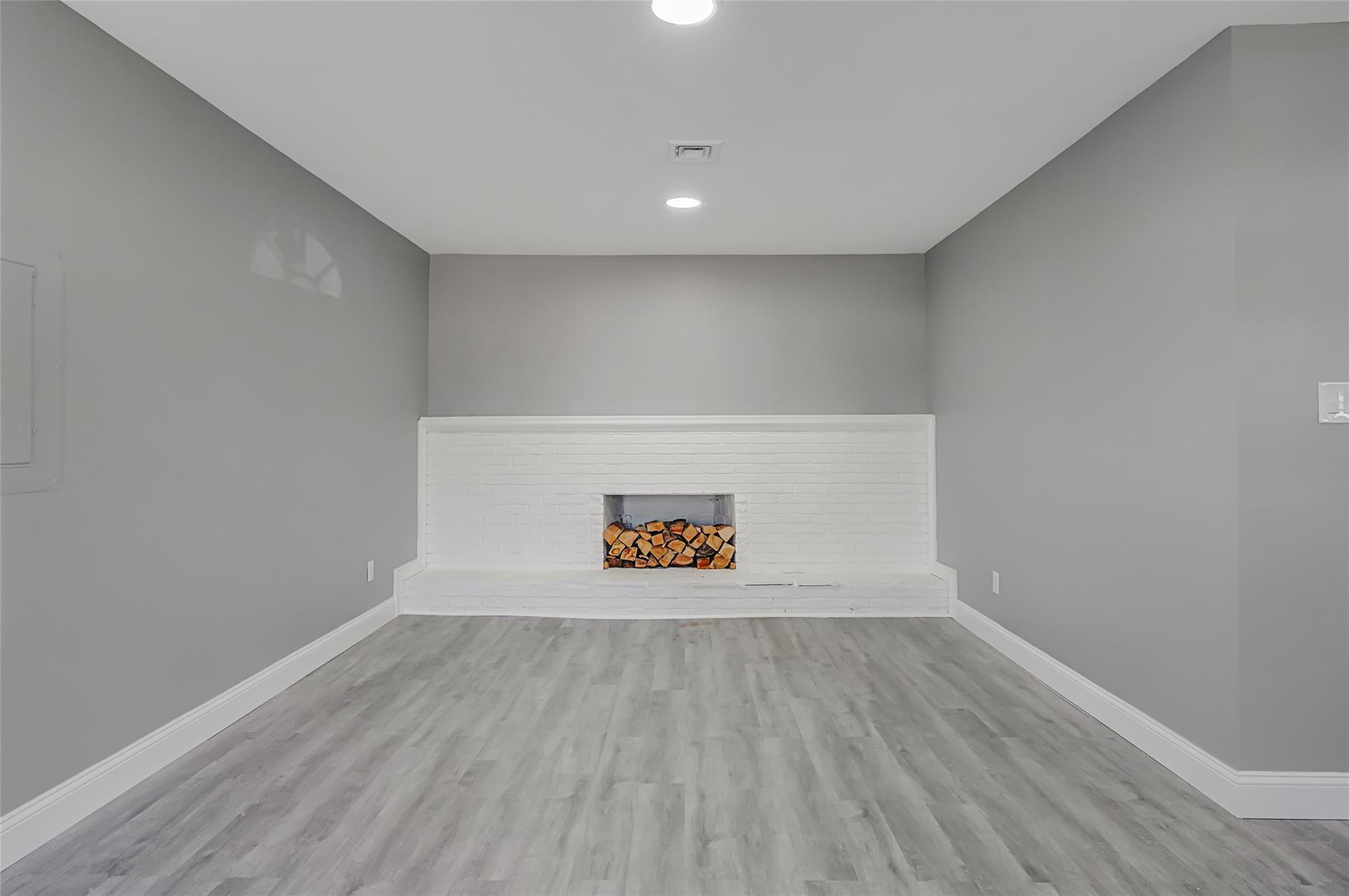 Single Family Bourdois  Suffolk County, NY 11713, MLS-838372-4