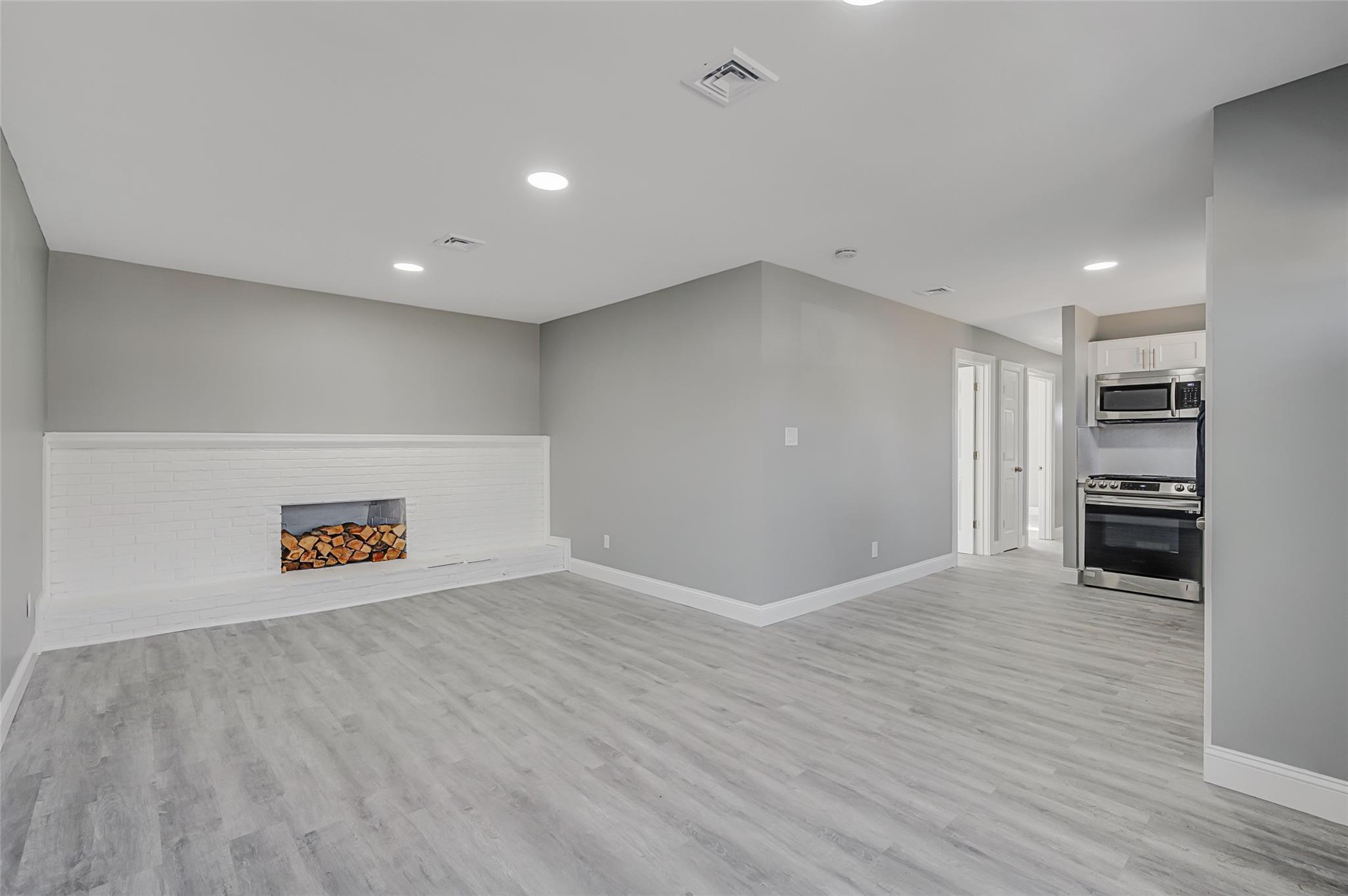 Single Family Bourdois  Suffolk County, NY 11713, MLS-838372-5