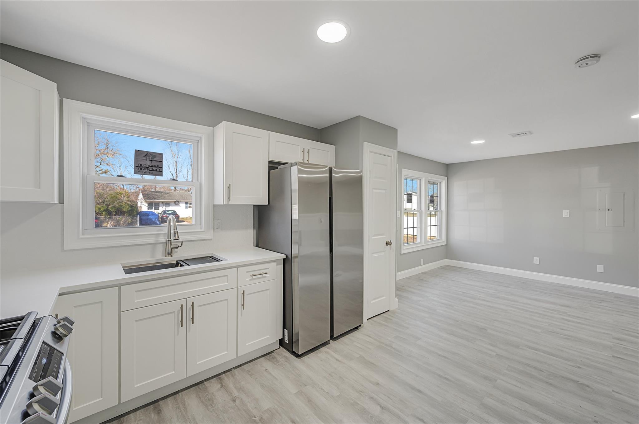 Single Family Bourdois  Suffolk County, NY 11713, MLS-838372-8