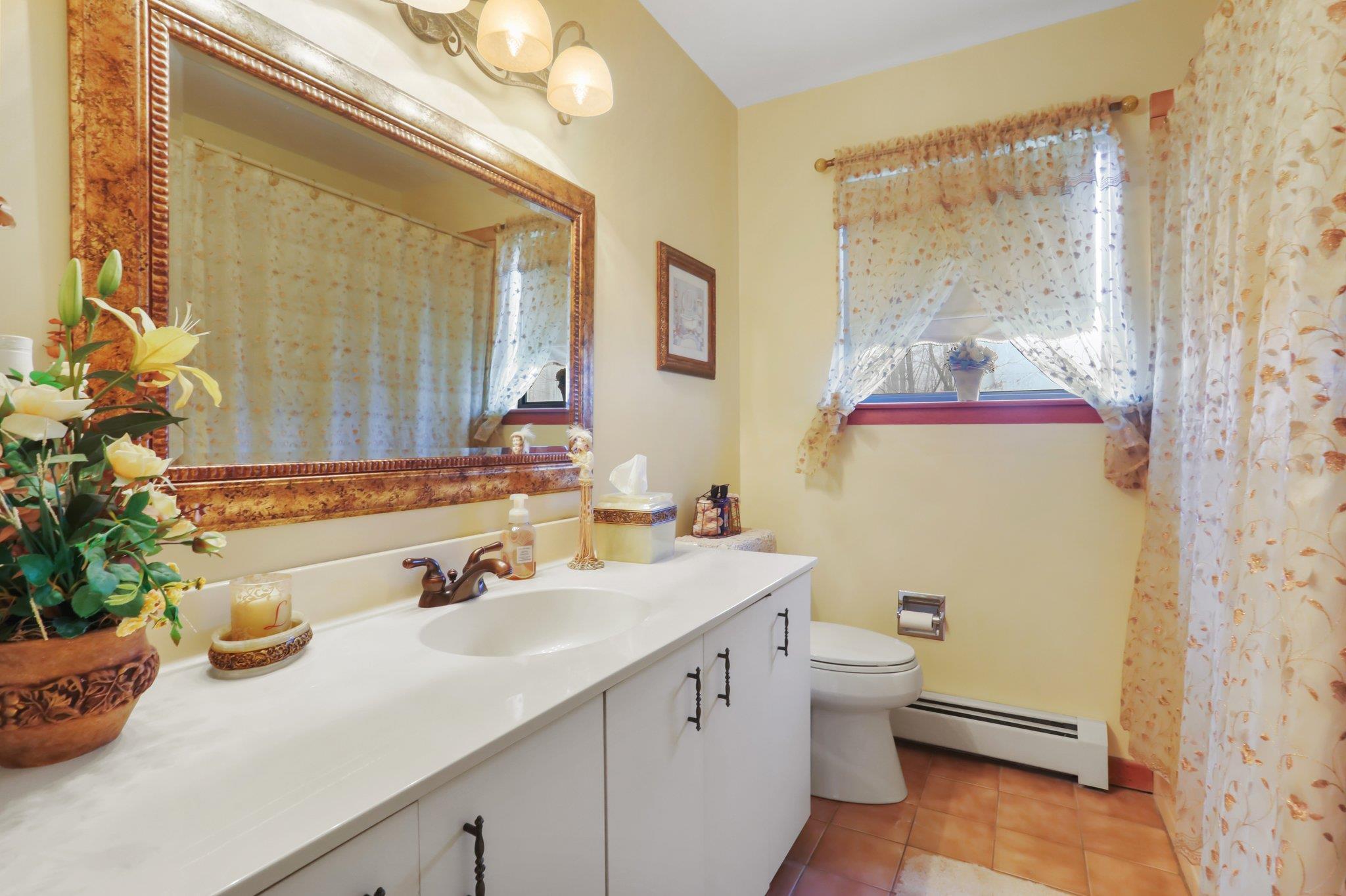 Single Family Southgate  Westchester County, NY 10567, MLS-838380-23