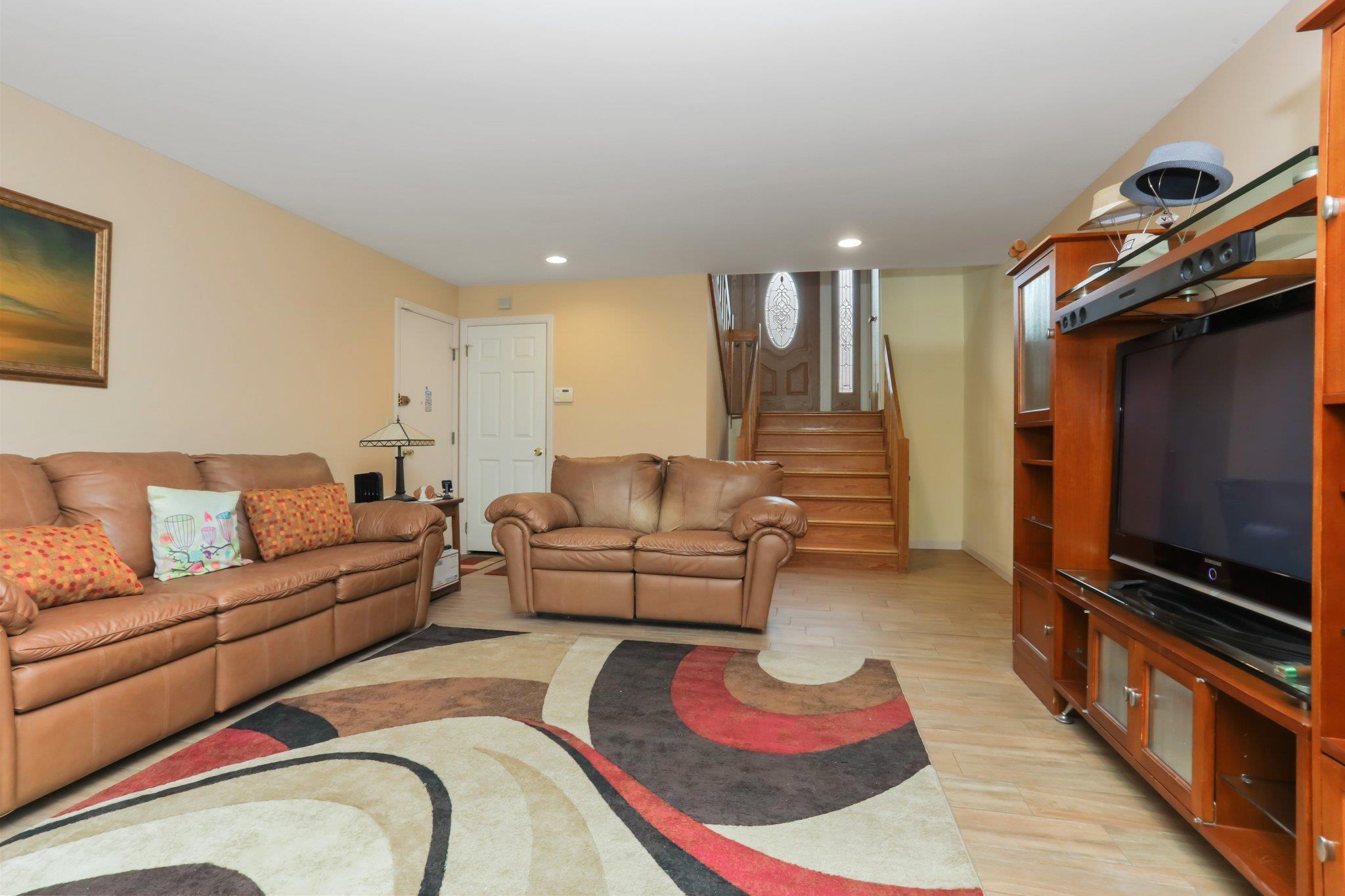 Single Family Southgate  Westchester County, NY 10567, MLS-838380-24