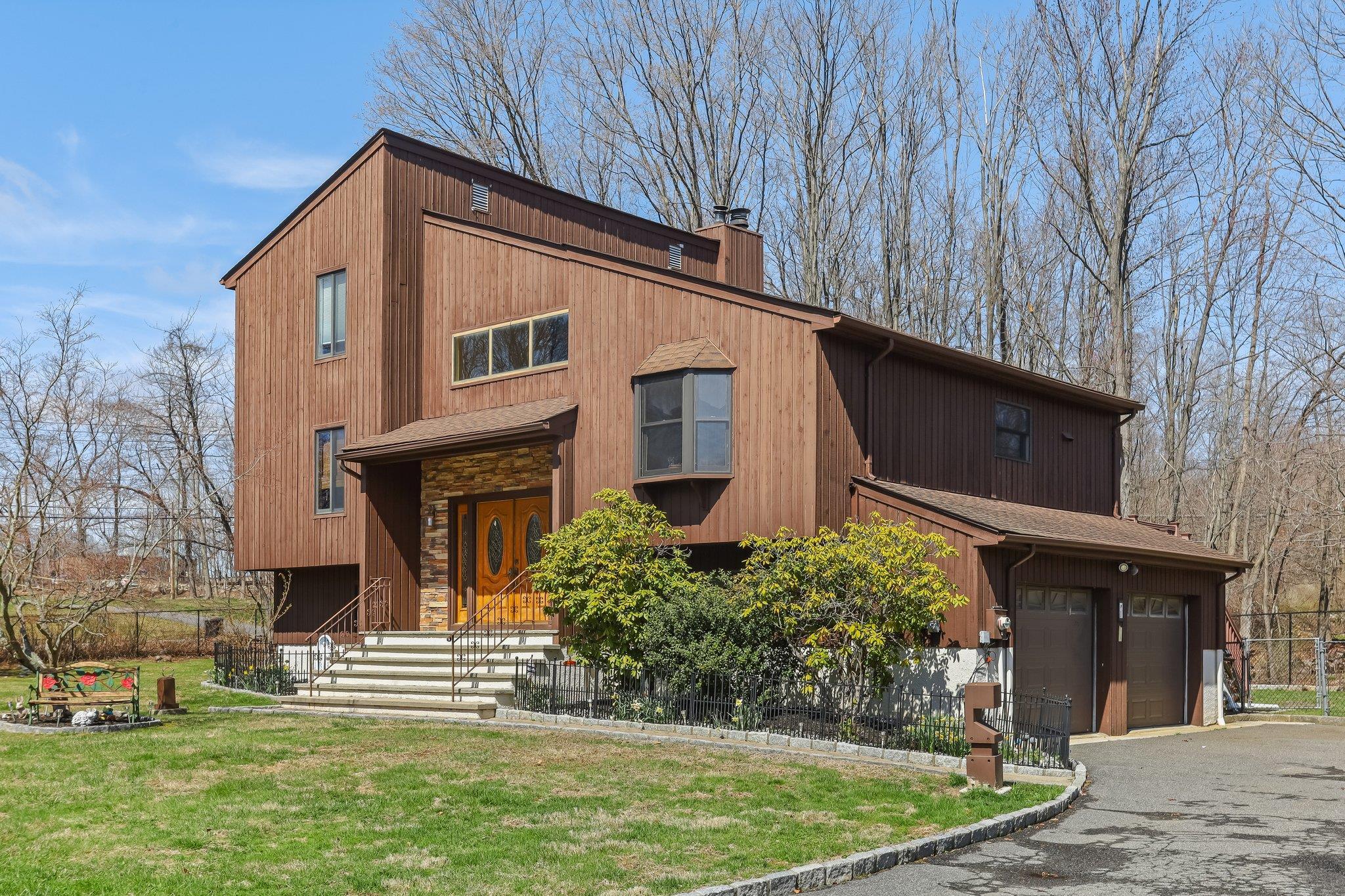 Single Family Southgate  Westchester County, NY 10567, MLS-838380-3
