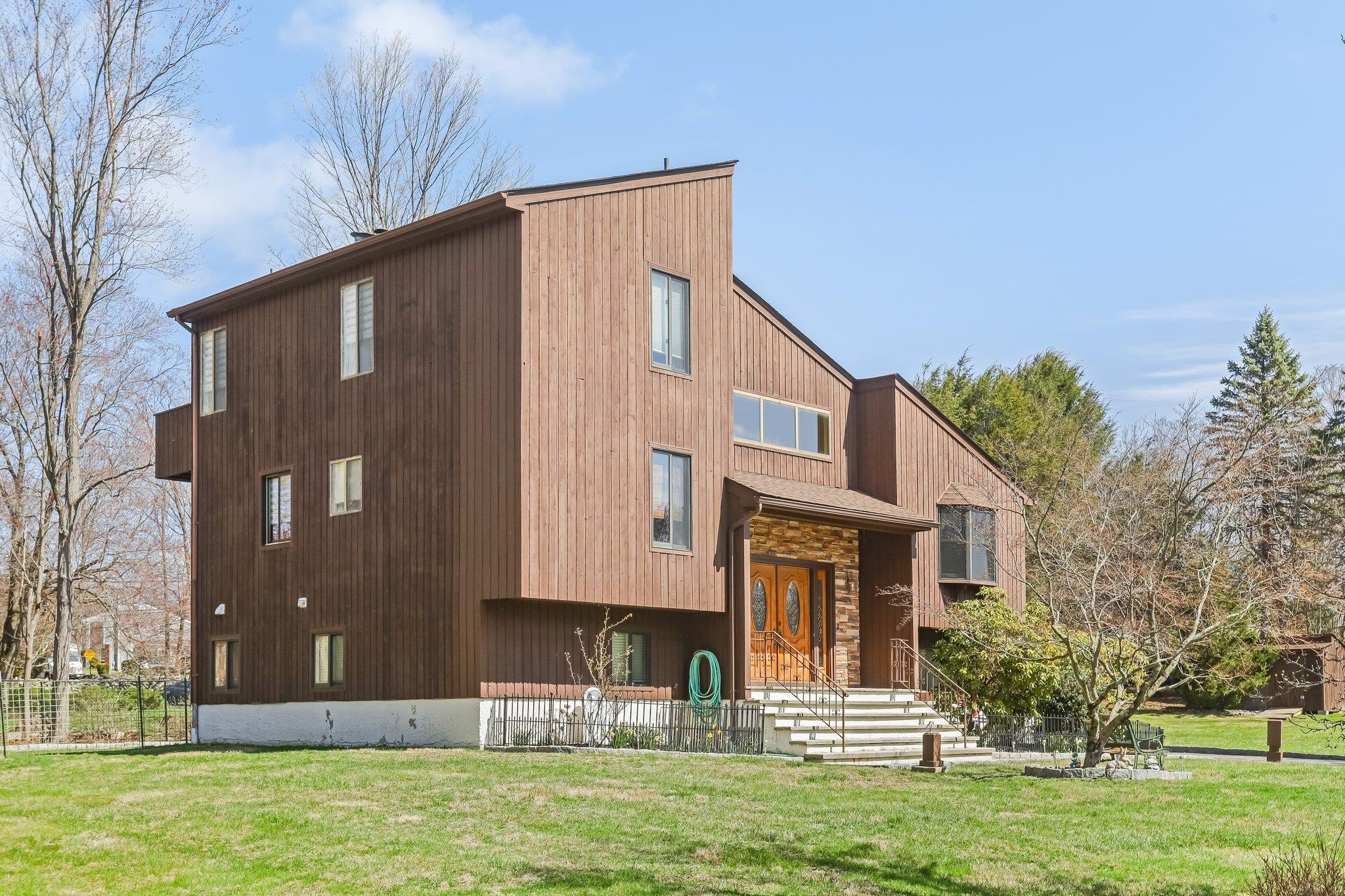 Single Family Southgate  Westchester County, NY 10567, MLS-838380-4