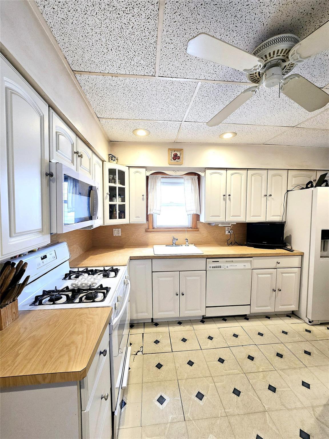 Single Family Sutter  Queens, NY 11417, MLS-838457-2