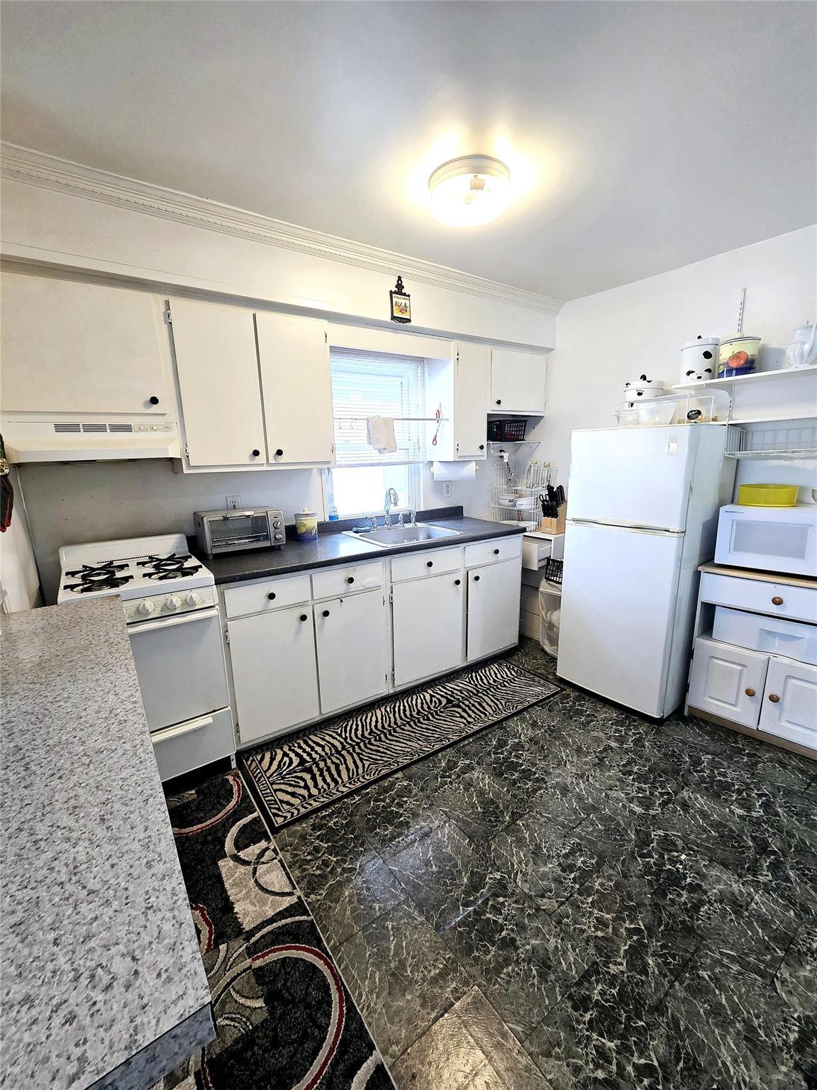 Single Family Sutter  Queens, NY 11417, MLS-838457-3